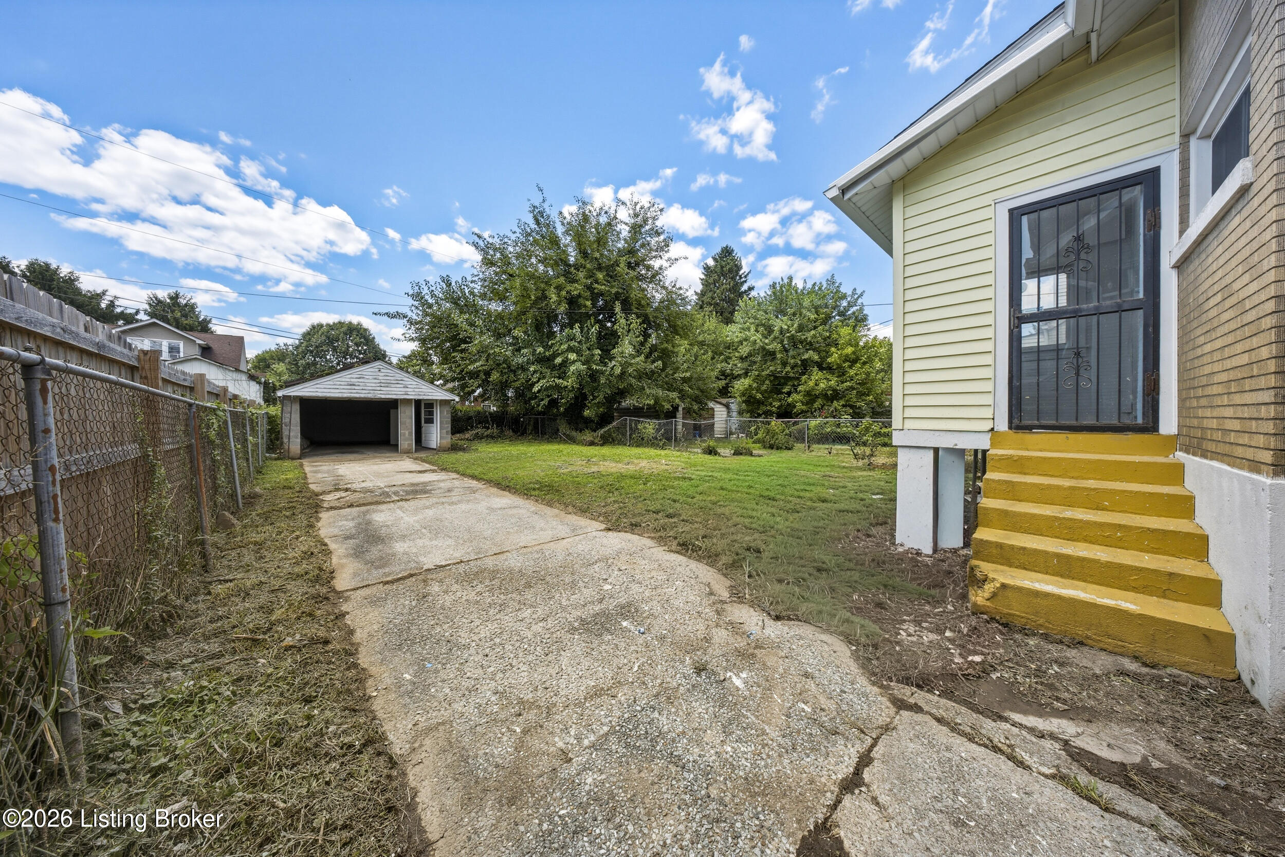 1810 Oregon Ave Property Photo 43