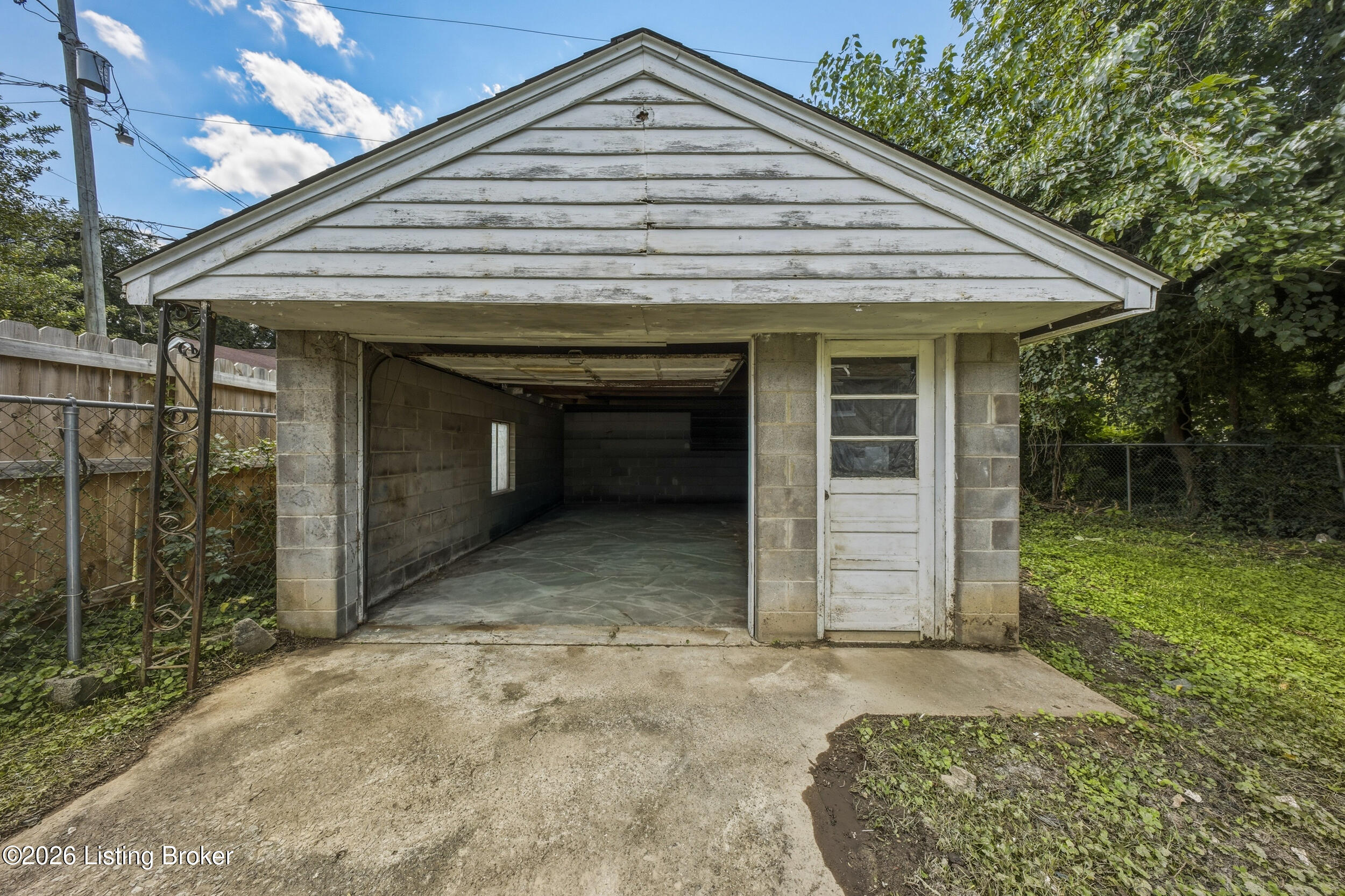 1810 Oregon Ave Property Photo 44