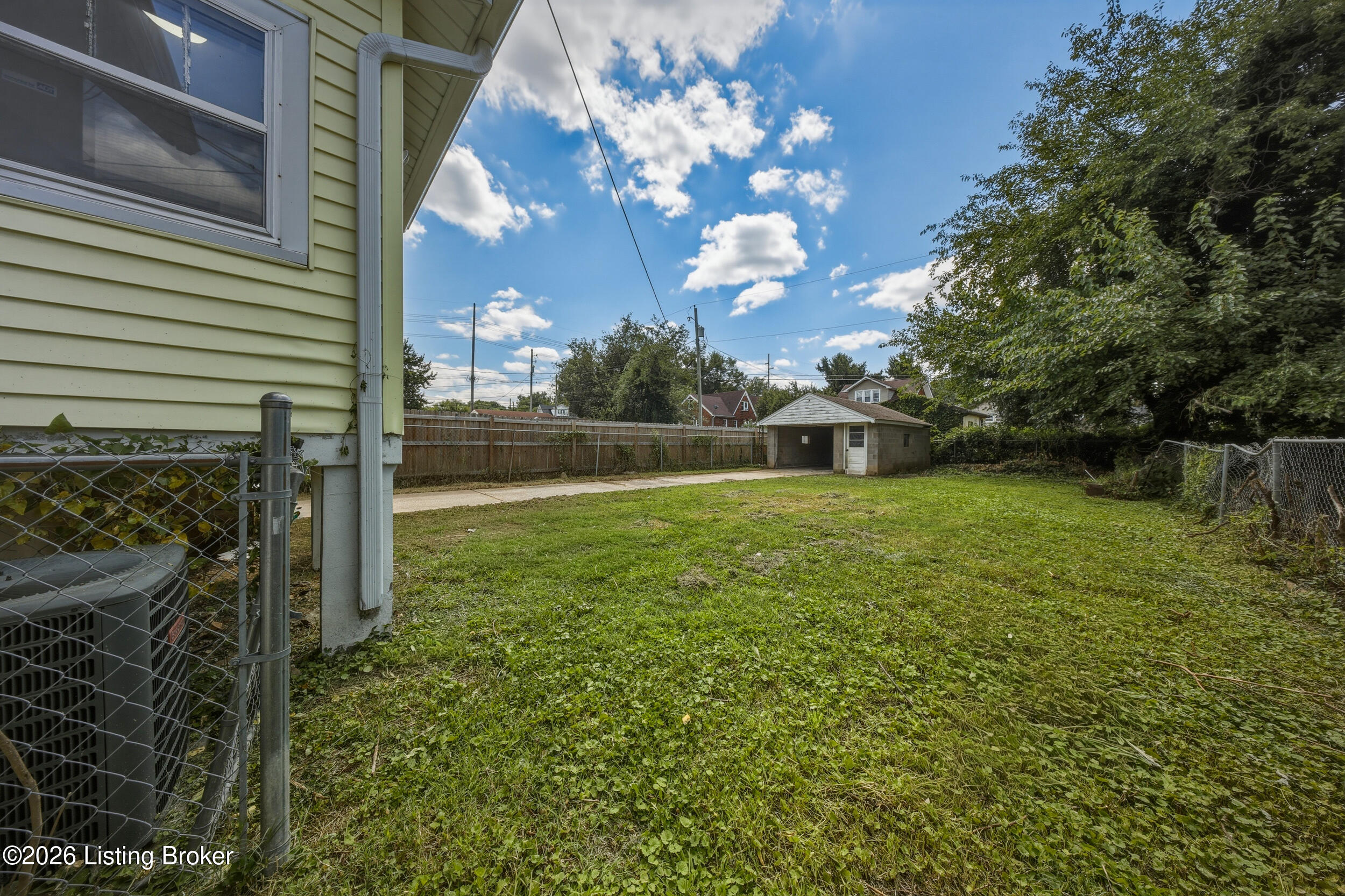 1810 Oregon Ave Property Photo 46