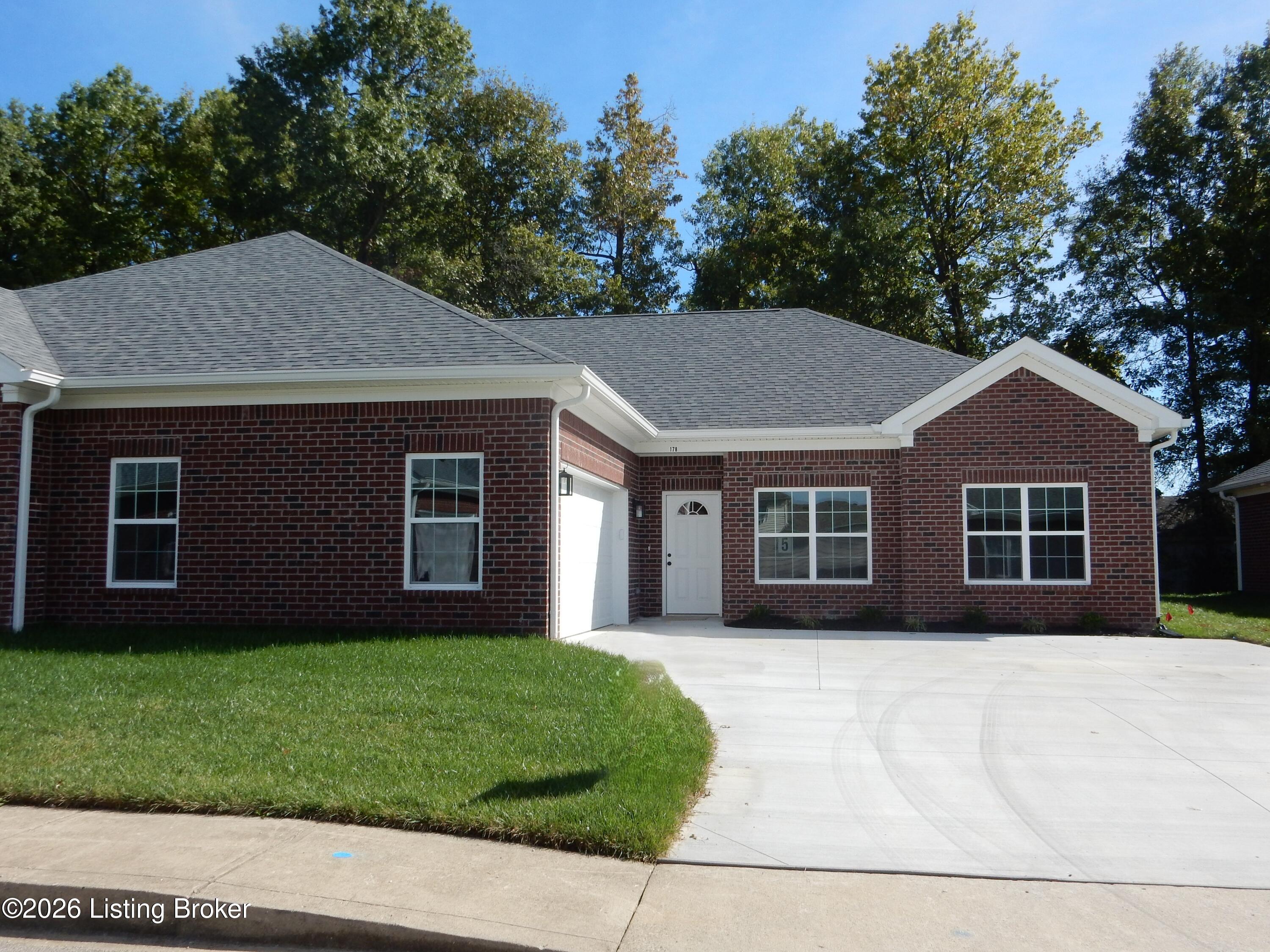 178 Bullitt Creek Dr Property Photo 2