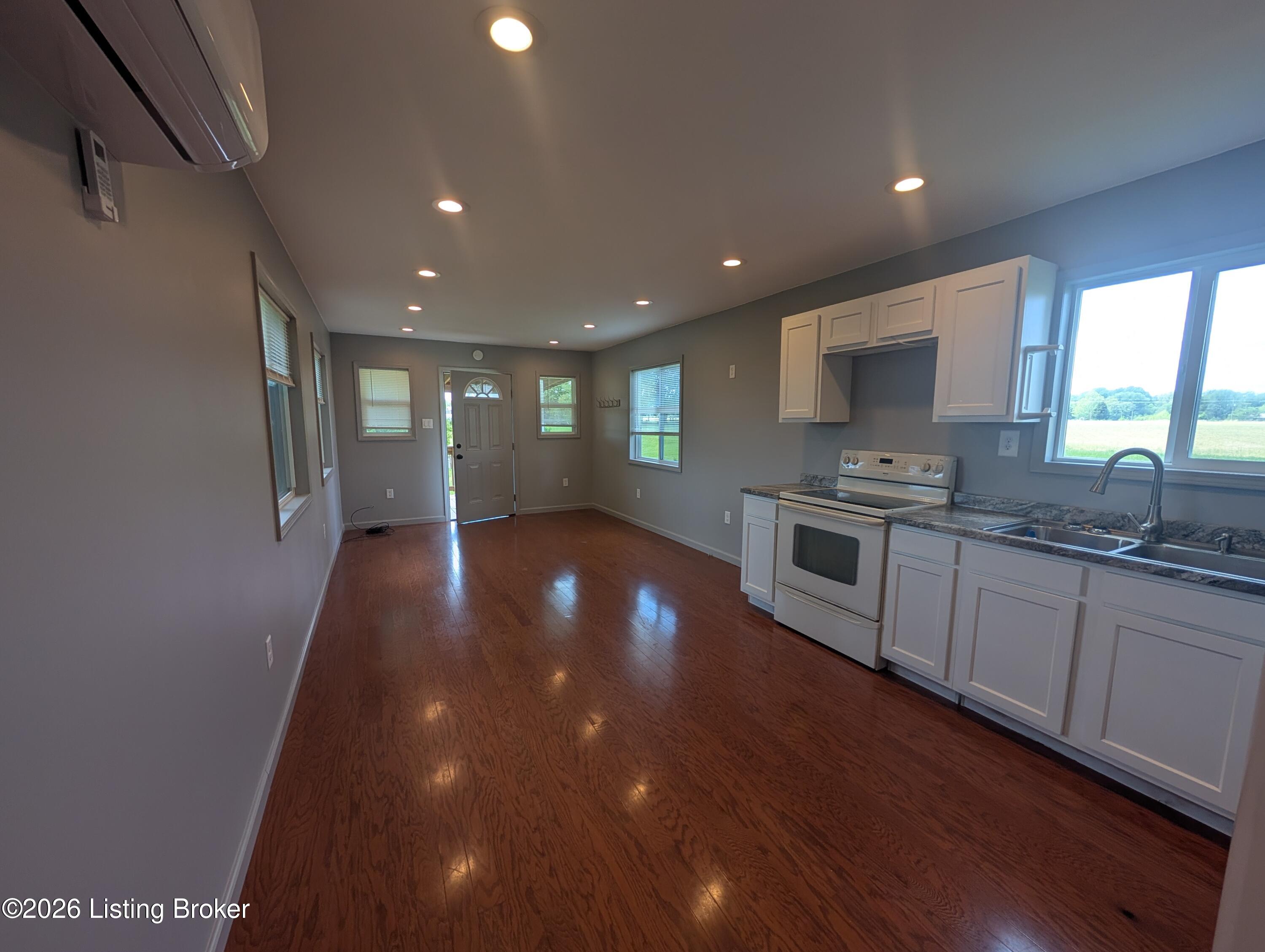 2604 E Buckeye Ln Property Photo 5