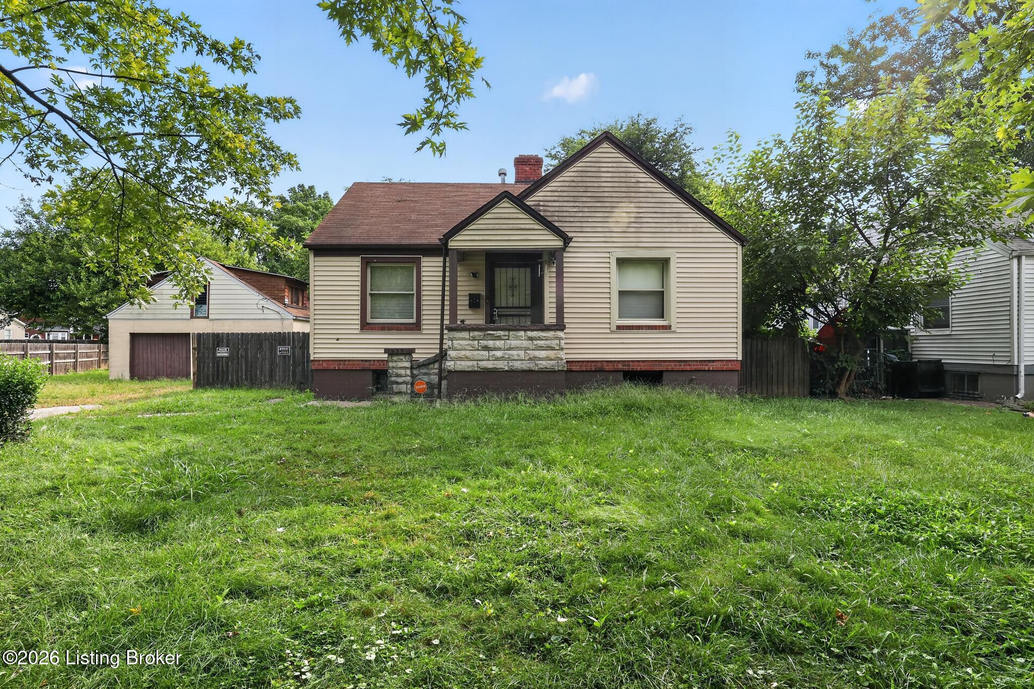 1535 Wurtele Ave Property Photo 1