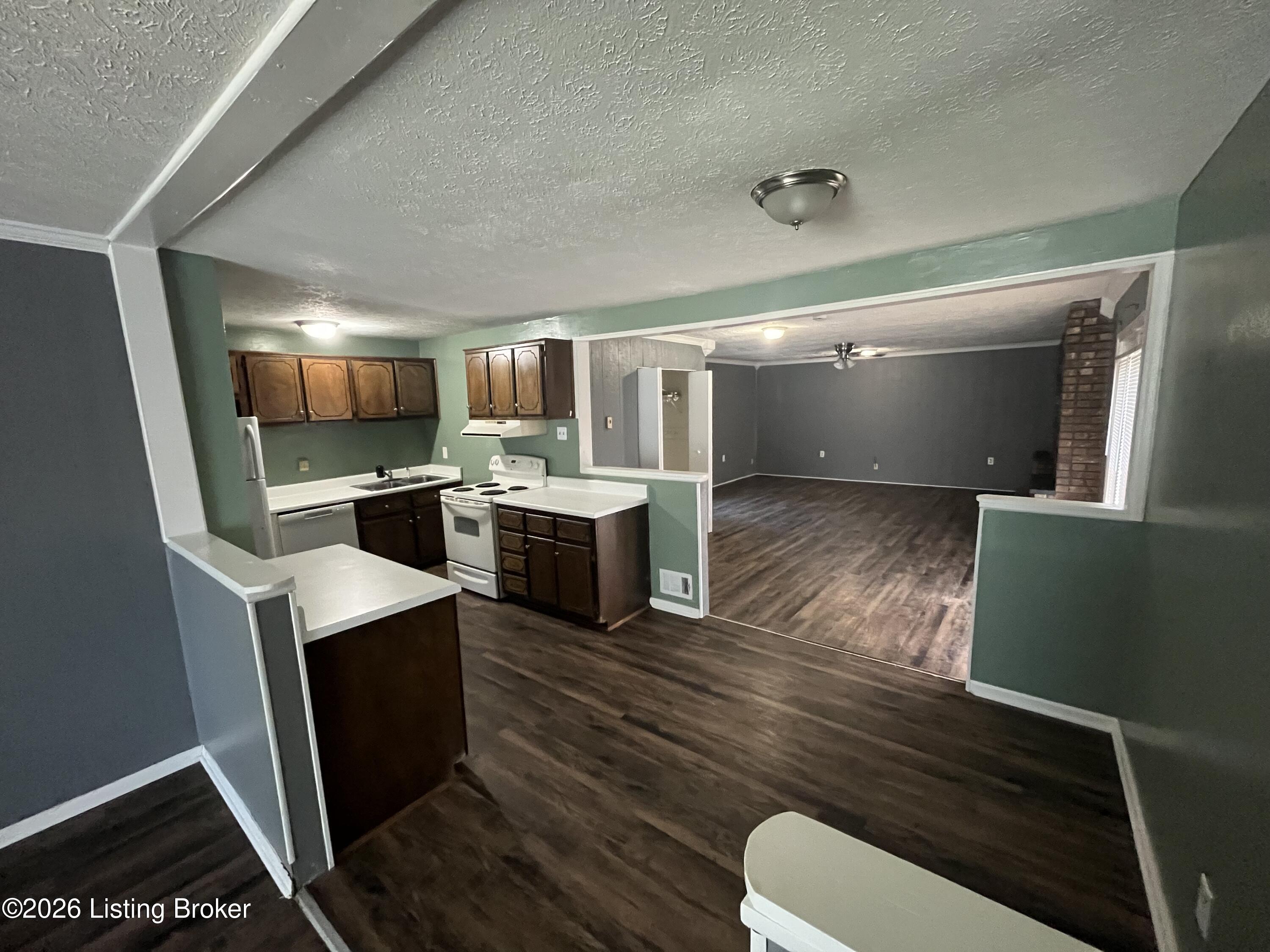 11107 Thunder Dr Property Photo 3