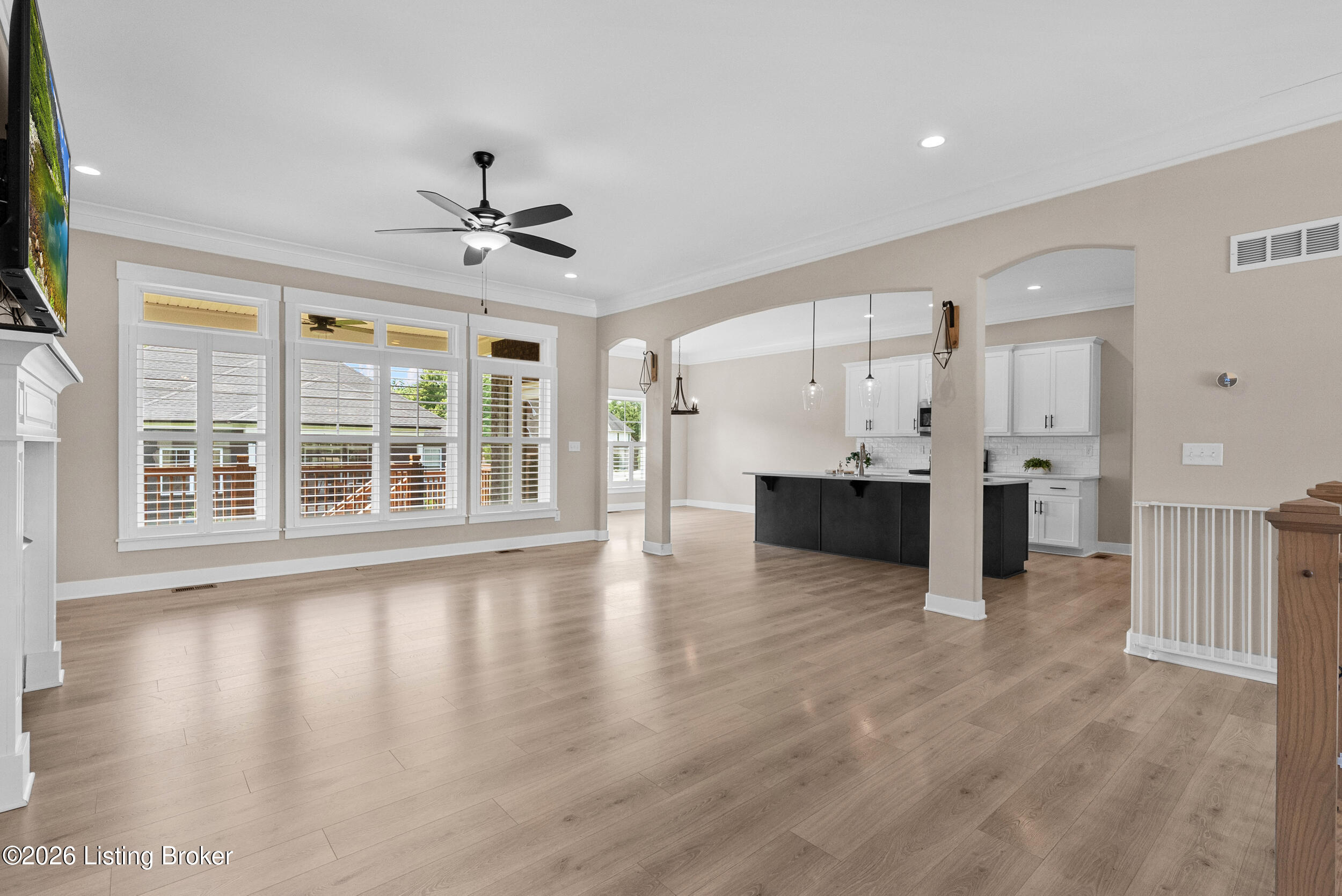 10424 Martinside Dr Property Photo 4