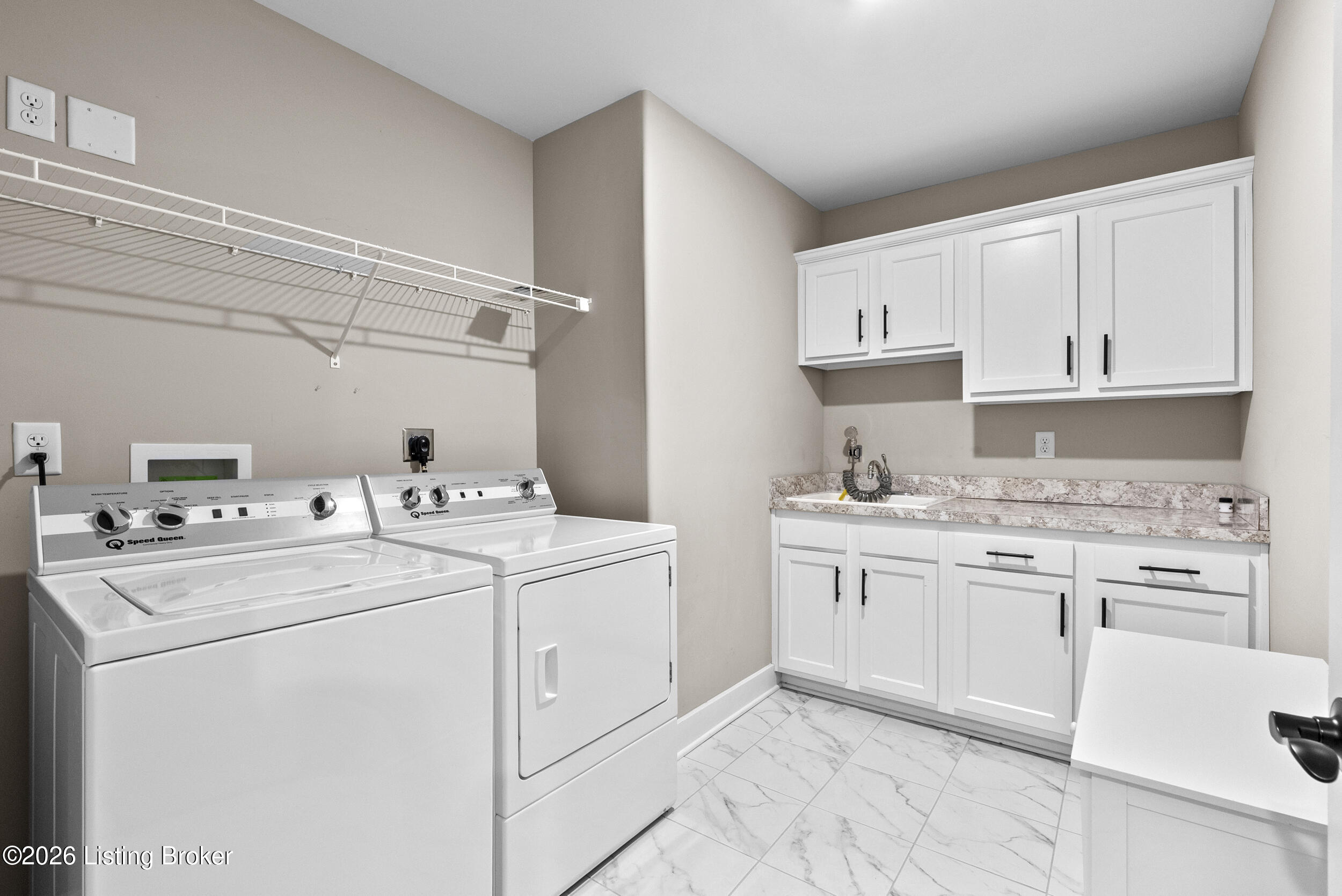 10424 Martinside Dr Property Photo 31