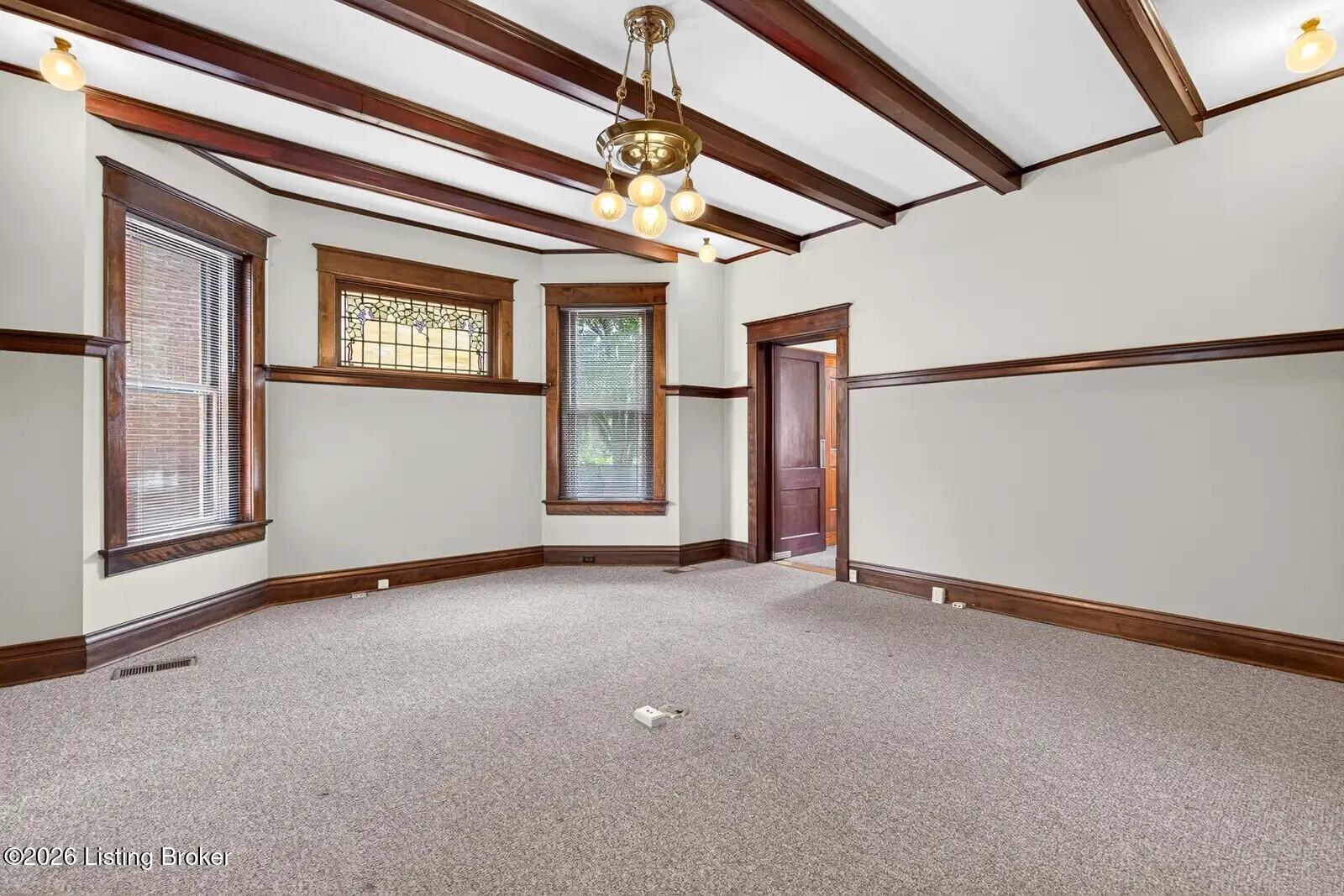 1833 Windsor Pl Property Photo 12