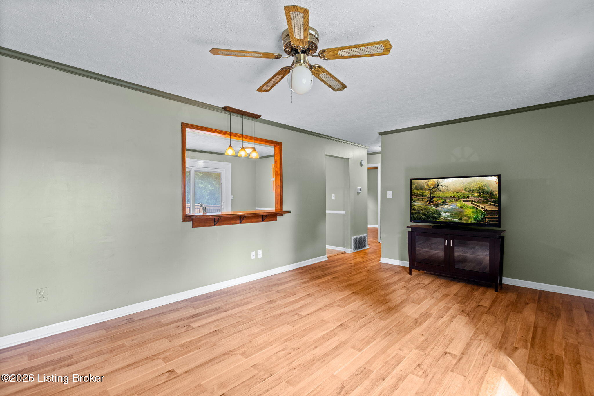 10200 Waycross Ave Property Photo 5