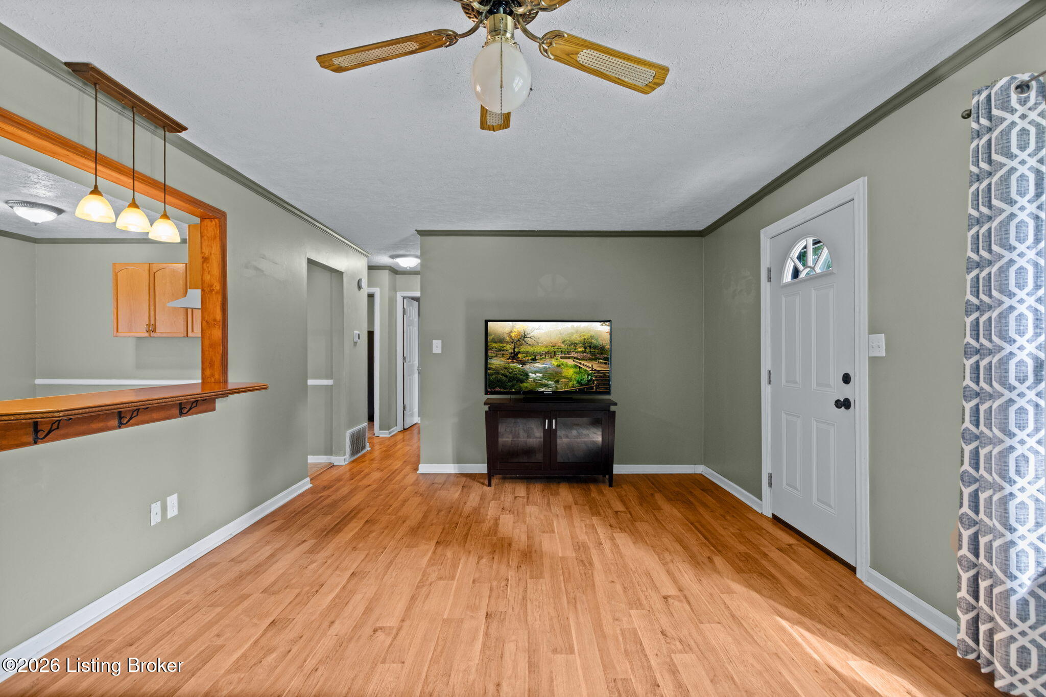 10200 Waycross Ave Property Photo 8