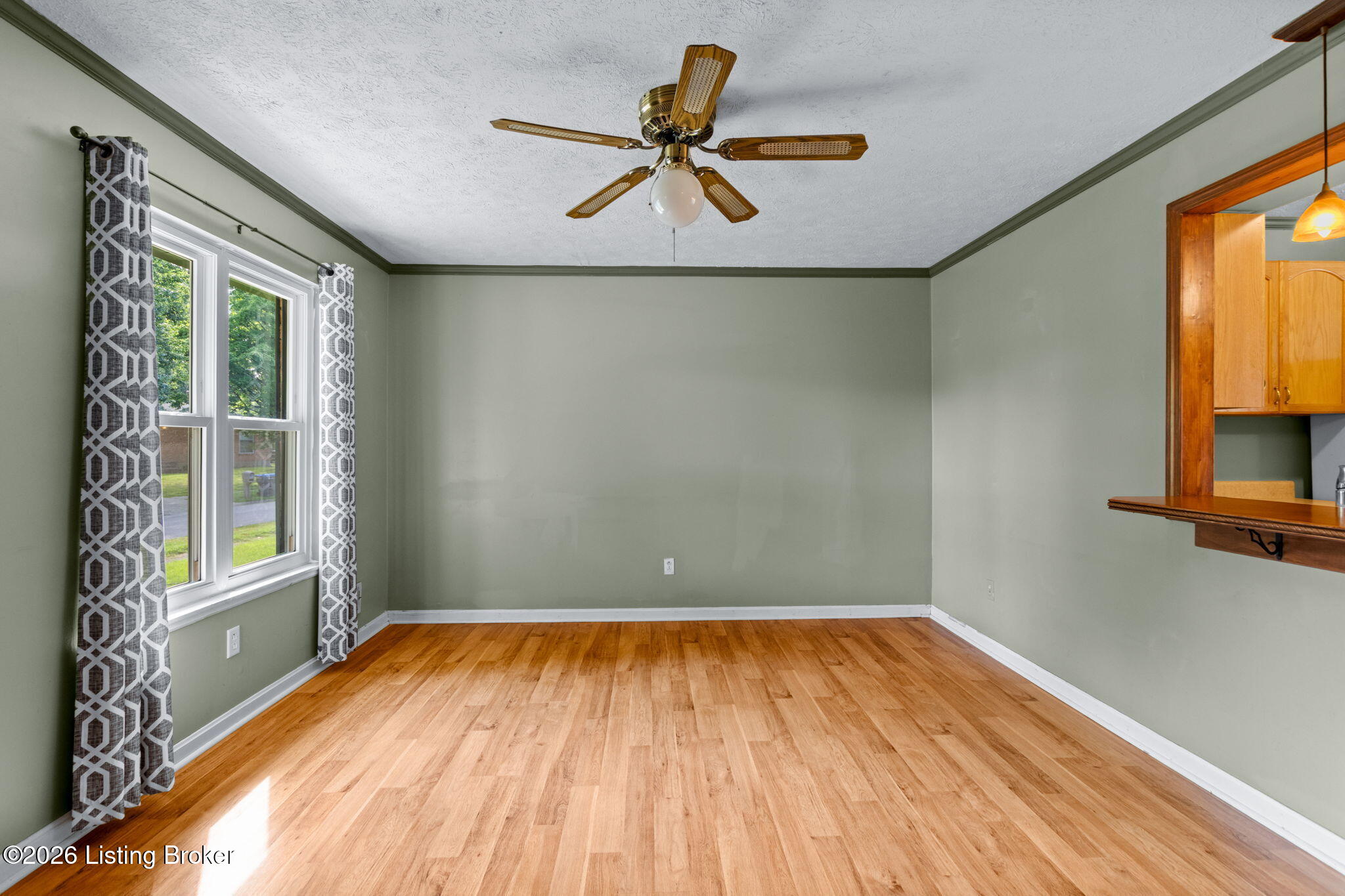 10200 Waycross Ave Property Photo 9