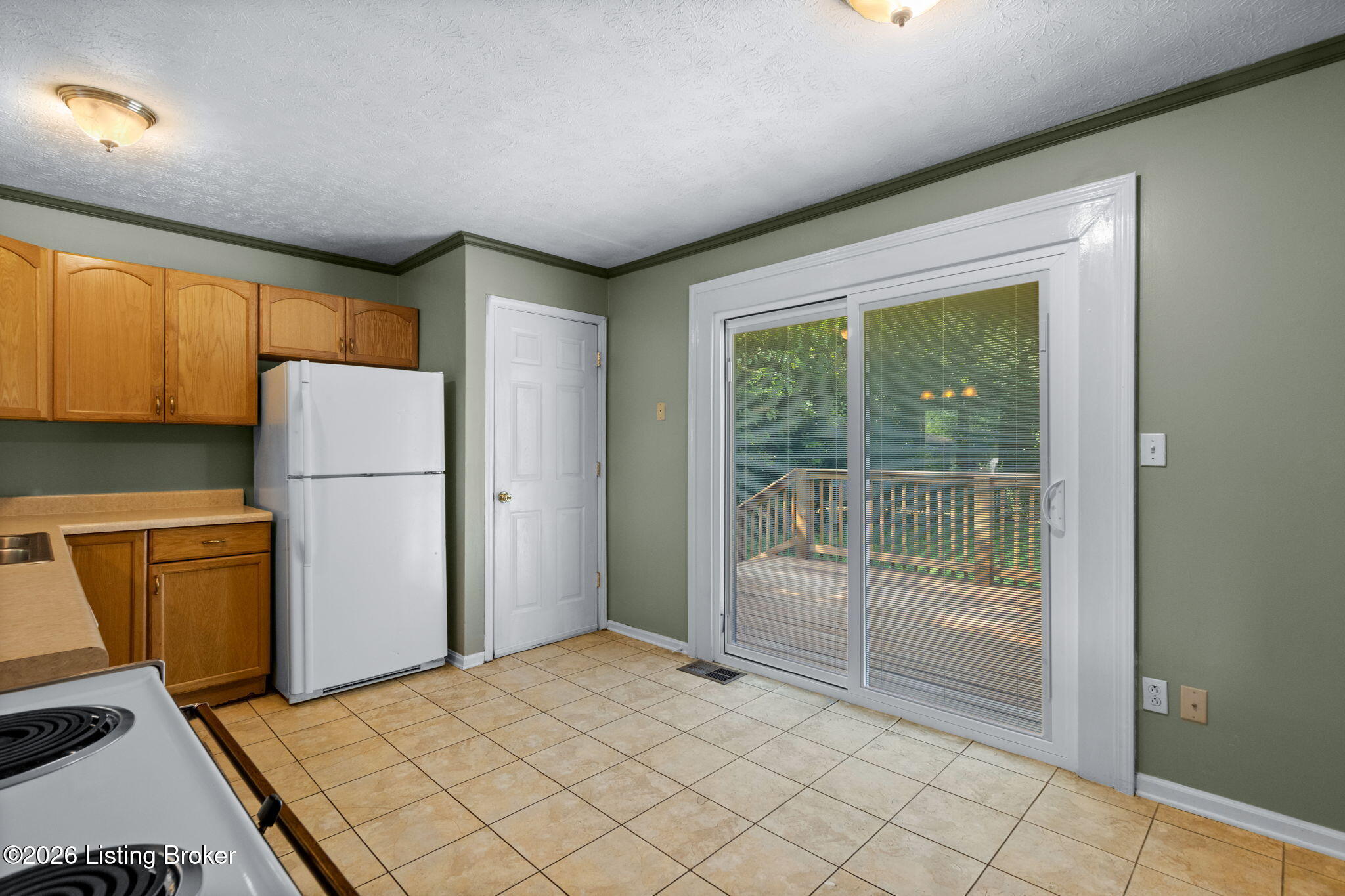 10200 Waycross Ave Property Photo 12