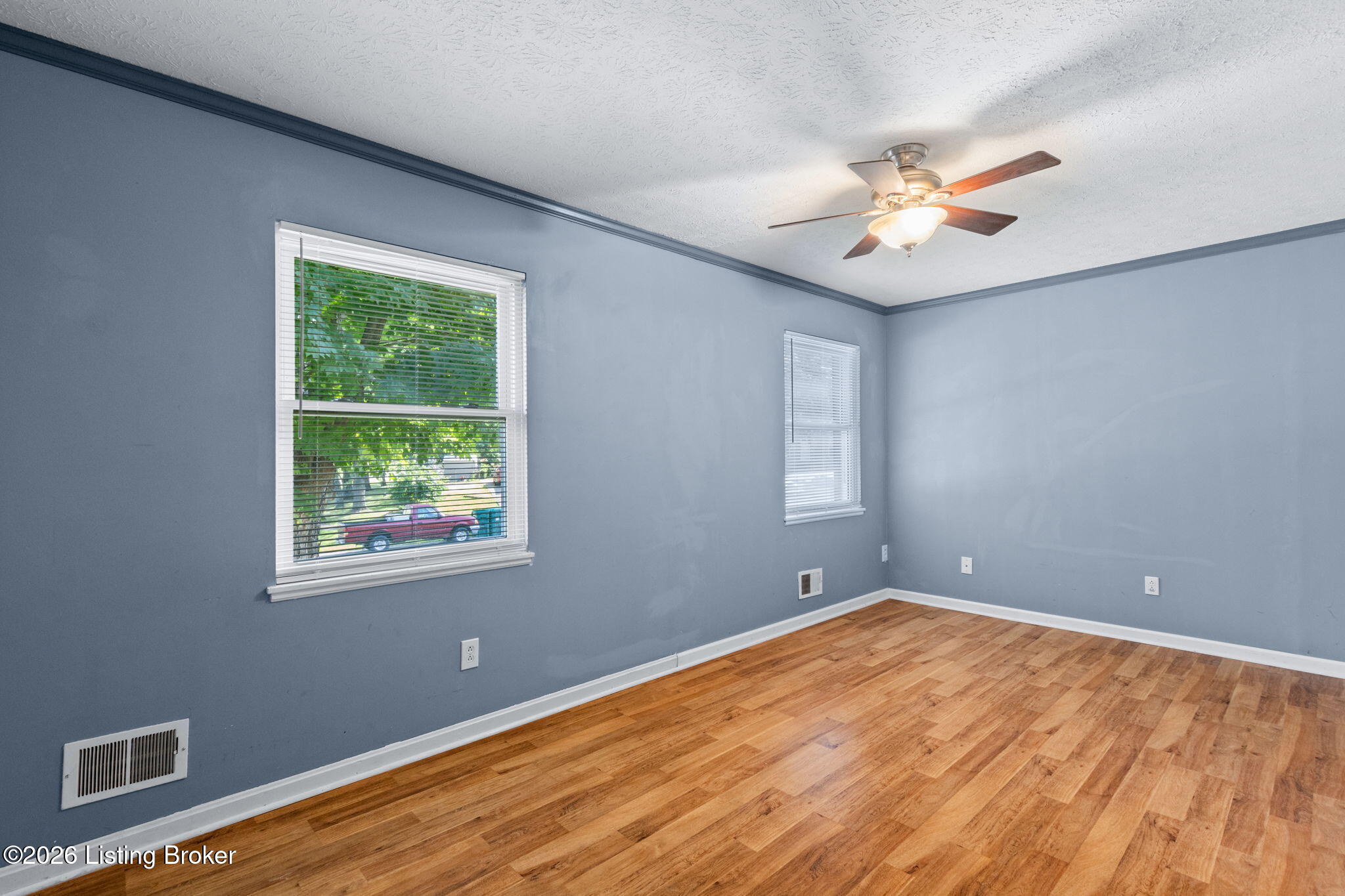 10200 Waycross Ave Property Photo 16