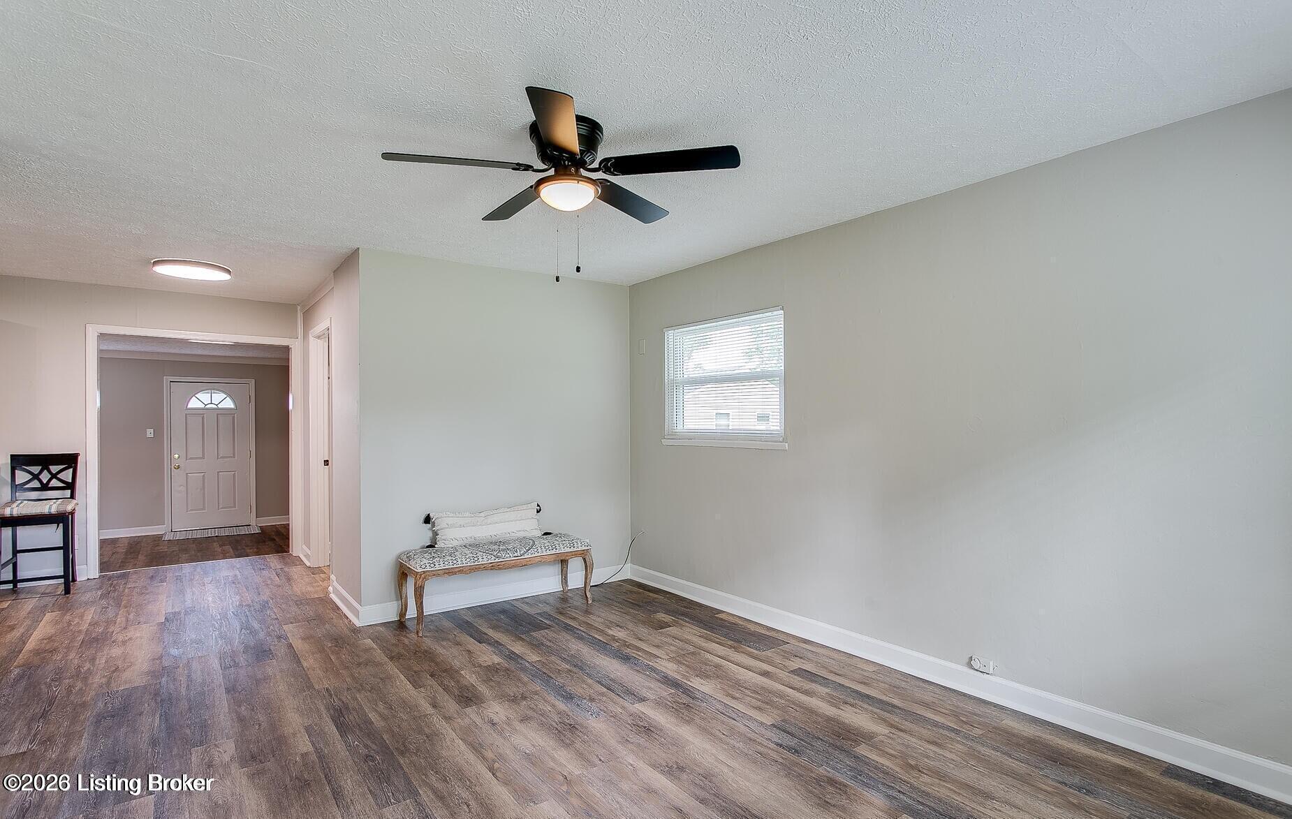 9606 El Prado St Property Photo 3