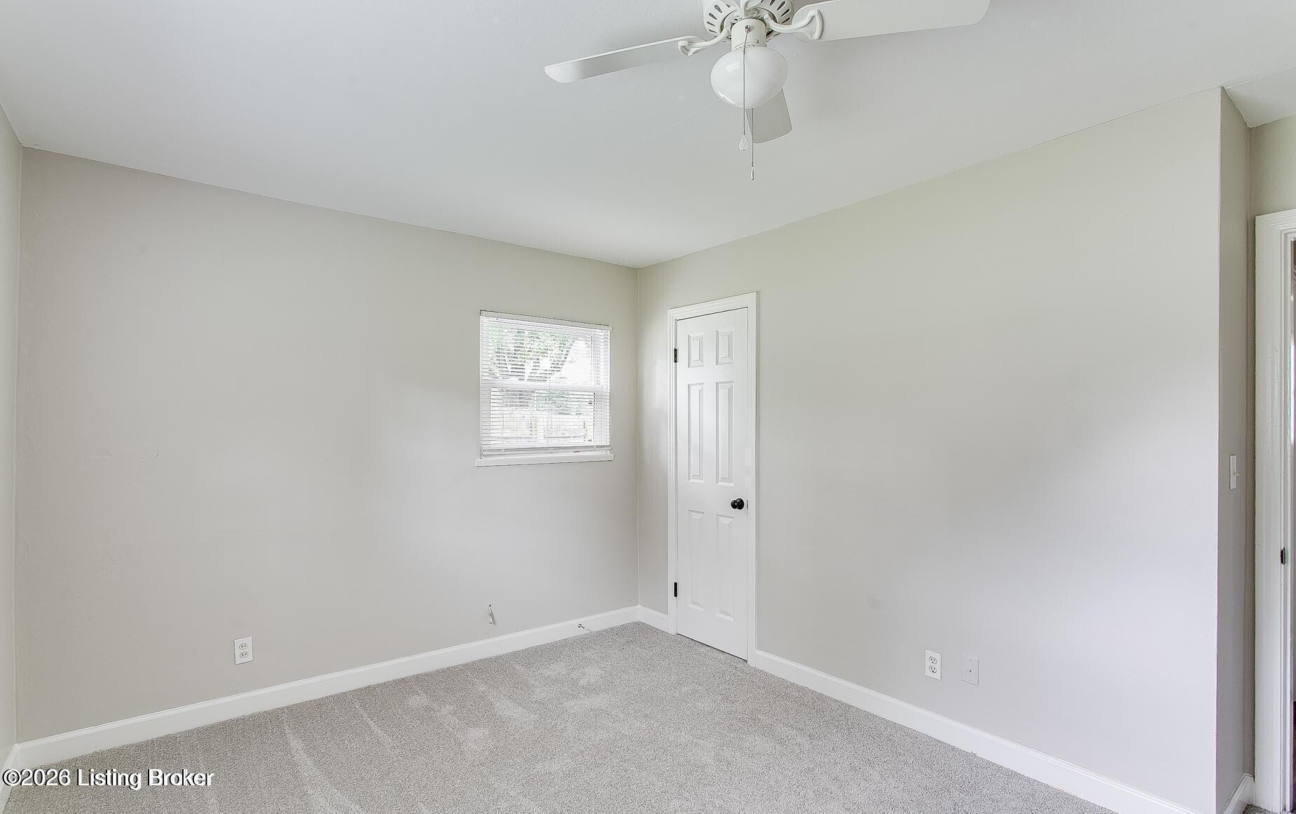 9606 El Prado St Property Photo 9