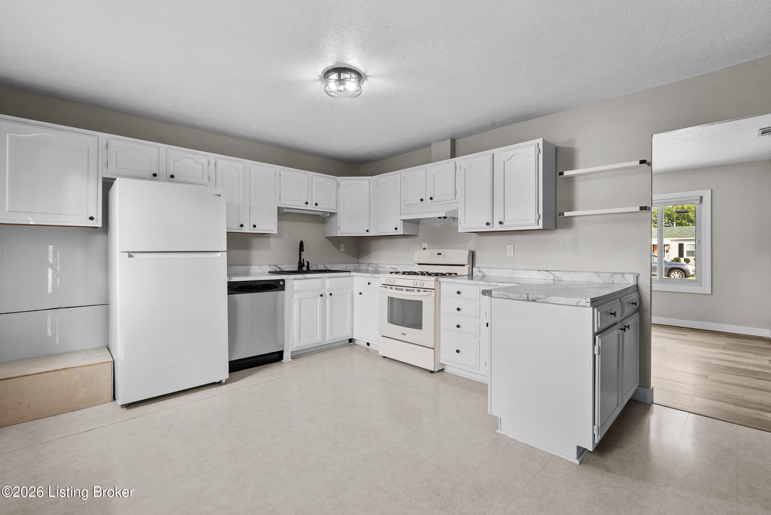 2840 Elam Dr Property Photo 9