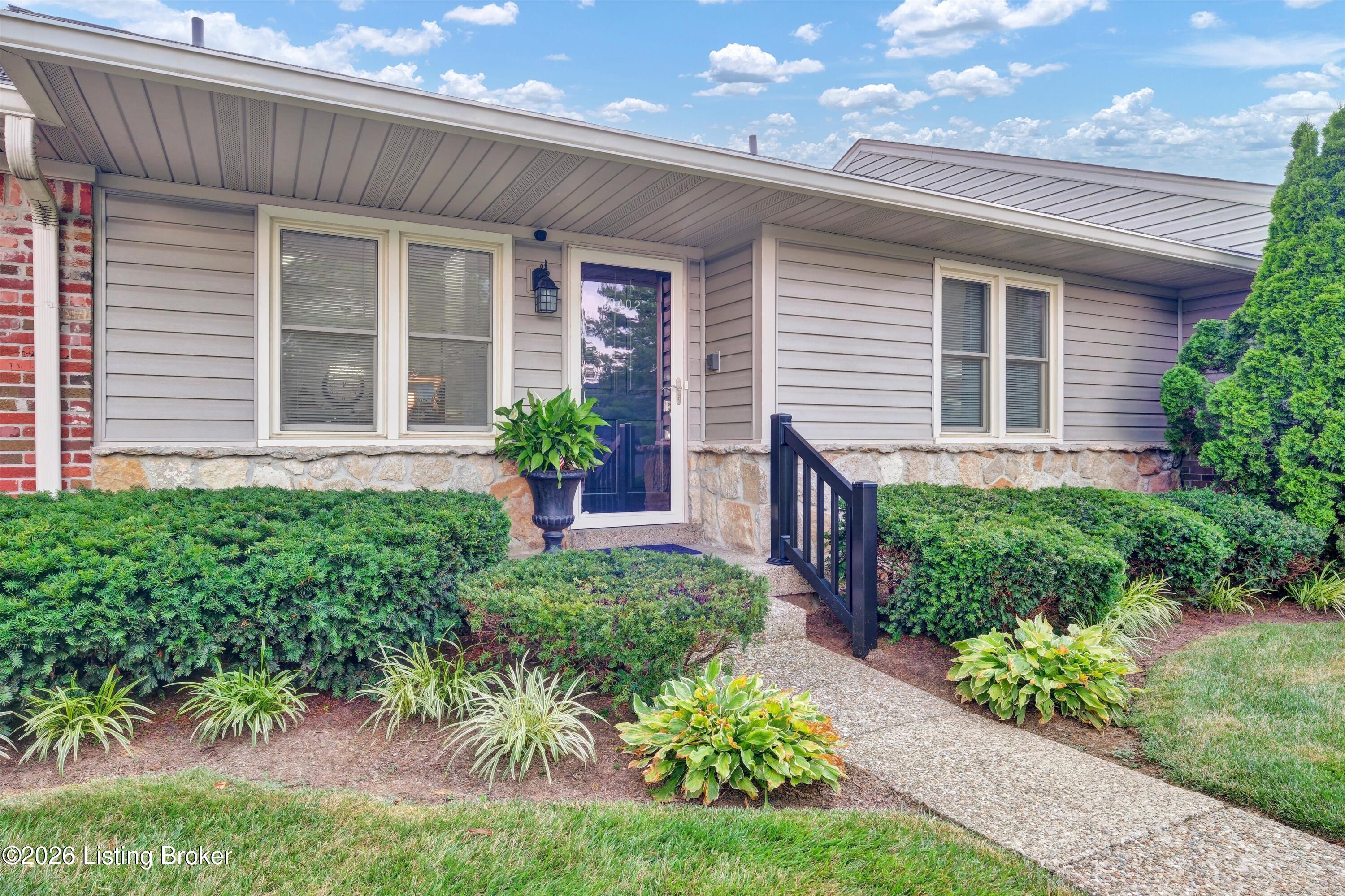 10402 Lakeshore Bluff Property Photo 1