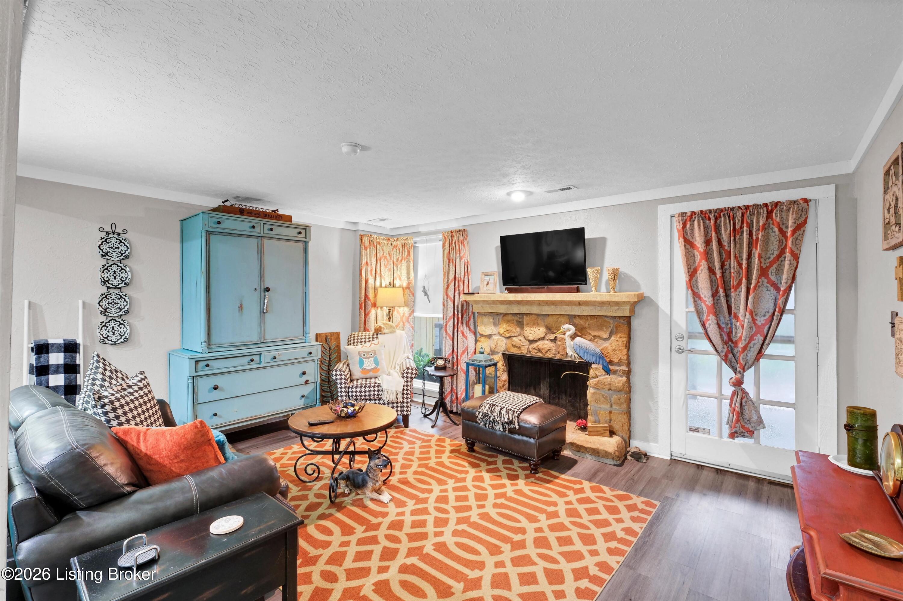 10402 Lakeshore Bluff Property Photo 8