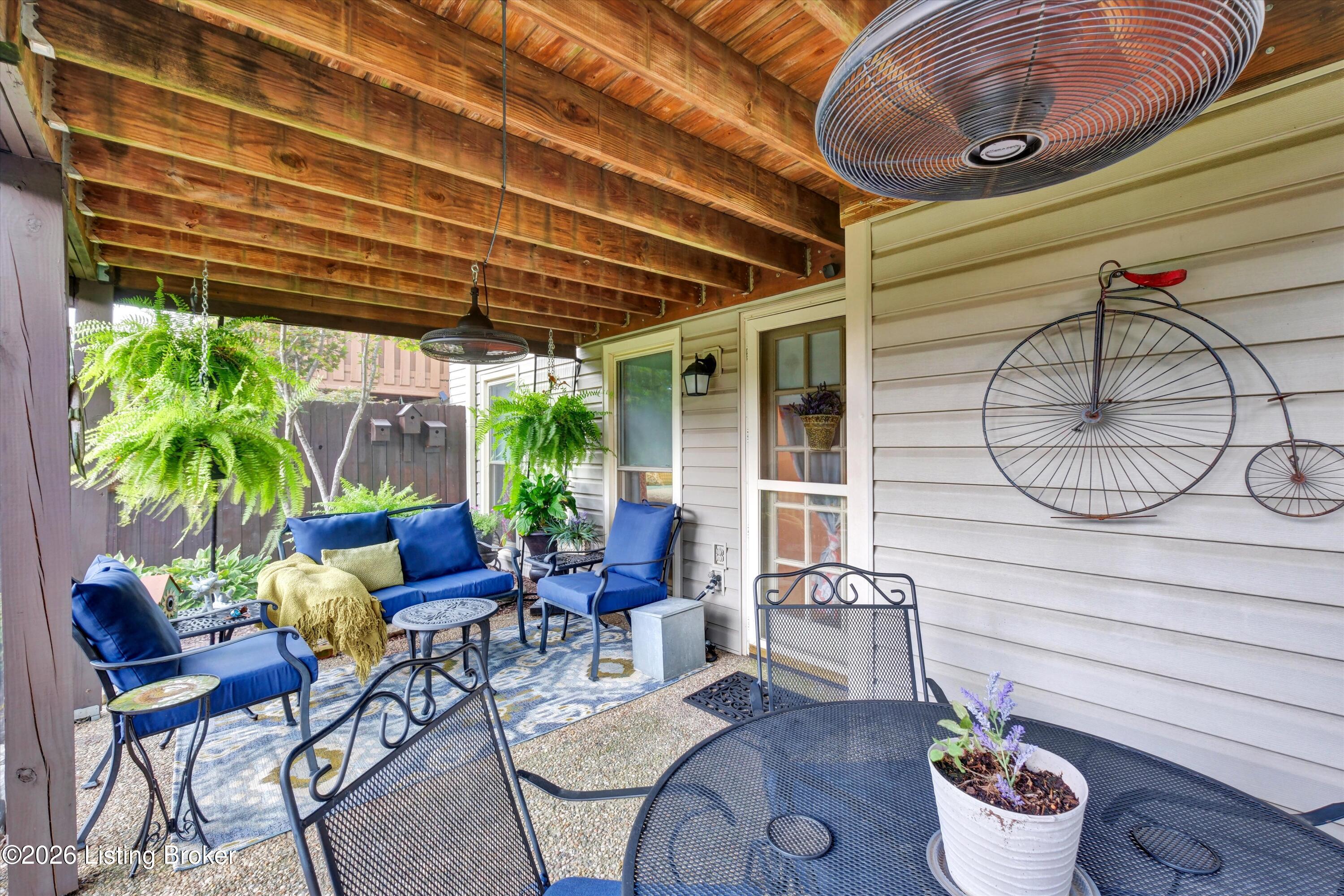 10402 Lakeshore Bluff Property Photo 12