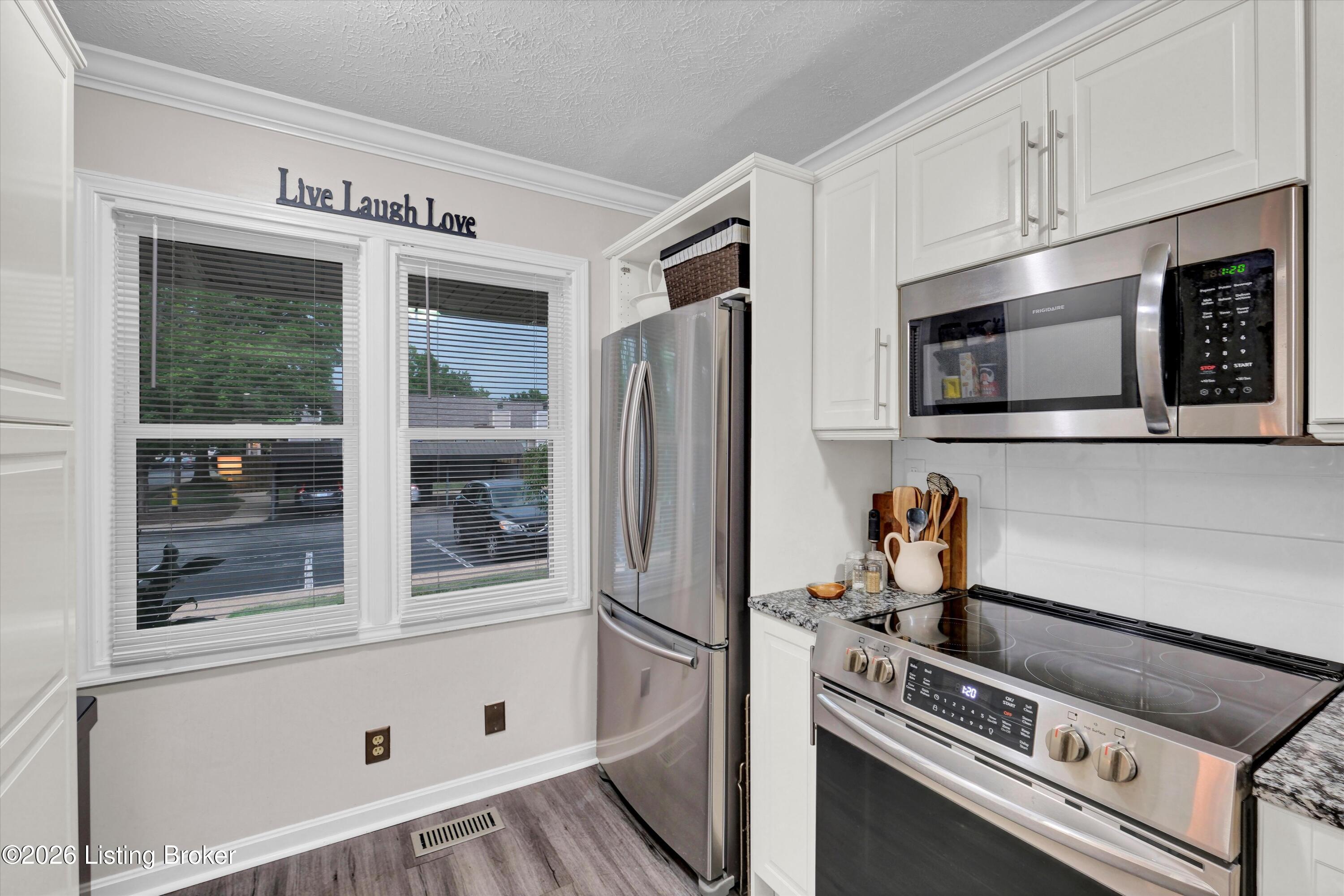 10402 Lakeshore Bluff Property Photo 24
