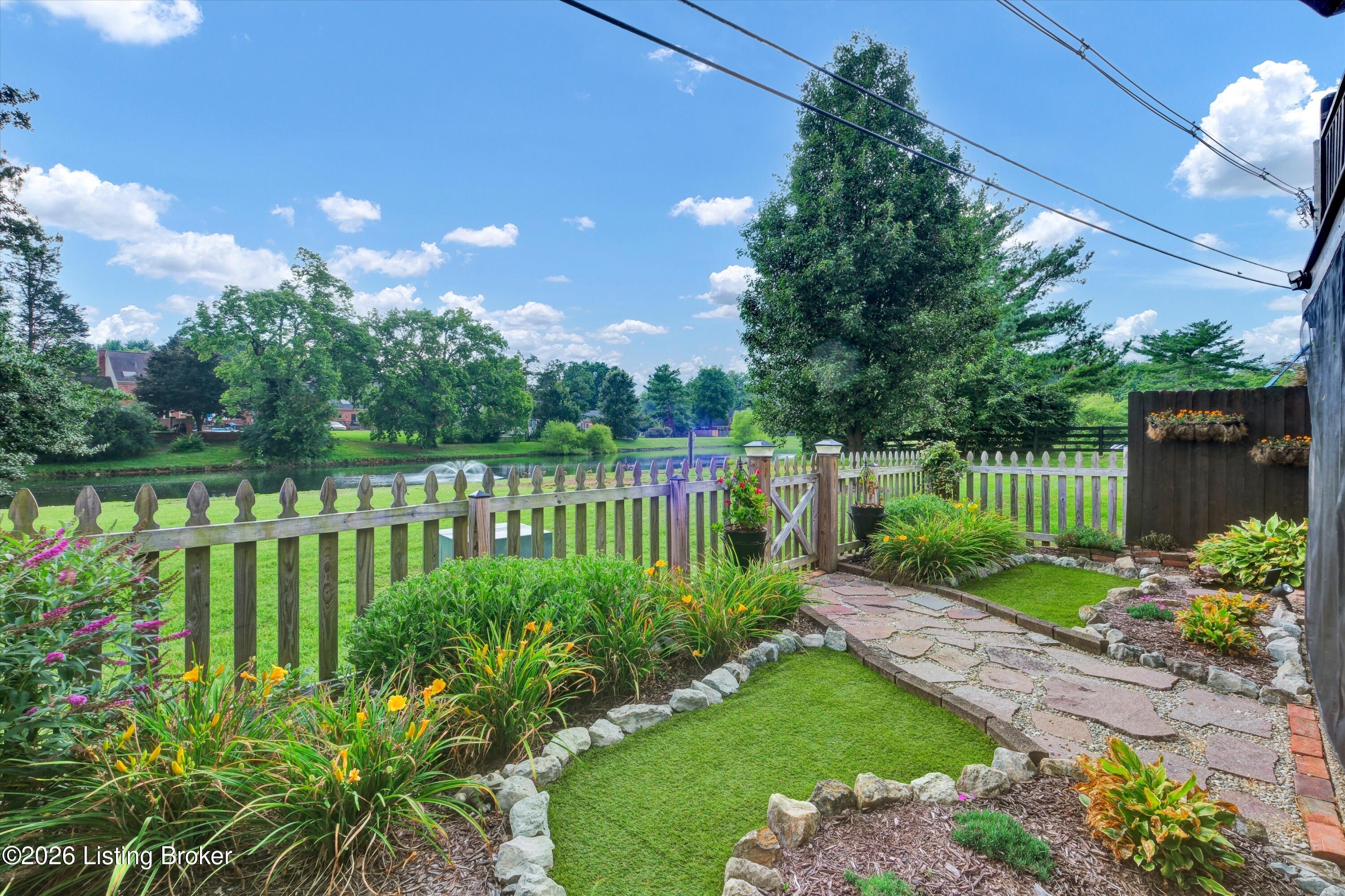 10402 Lakeshore Bluff Property Photo 39