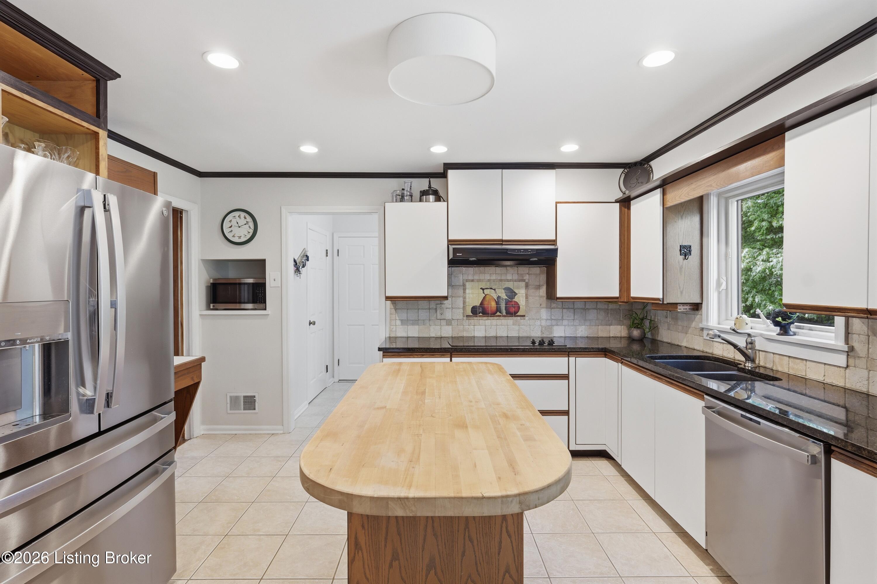 7230 Heatherly Square Property Photo 10