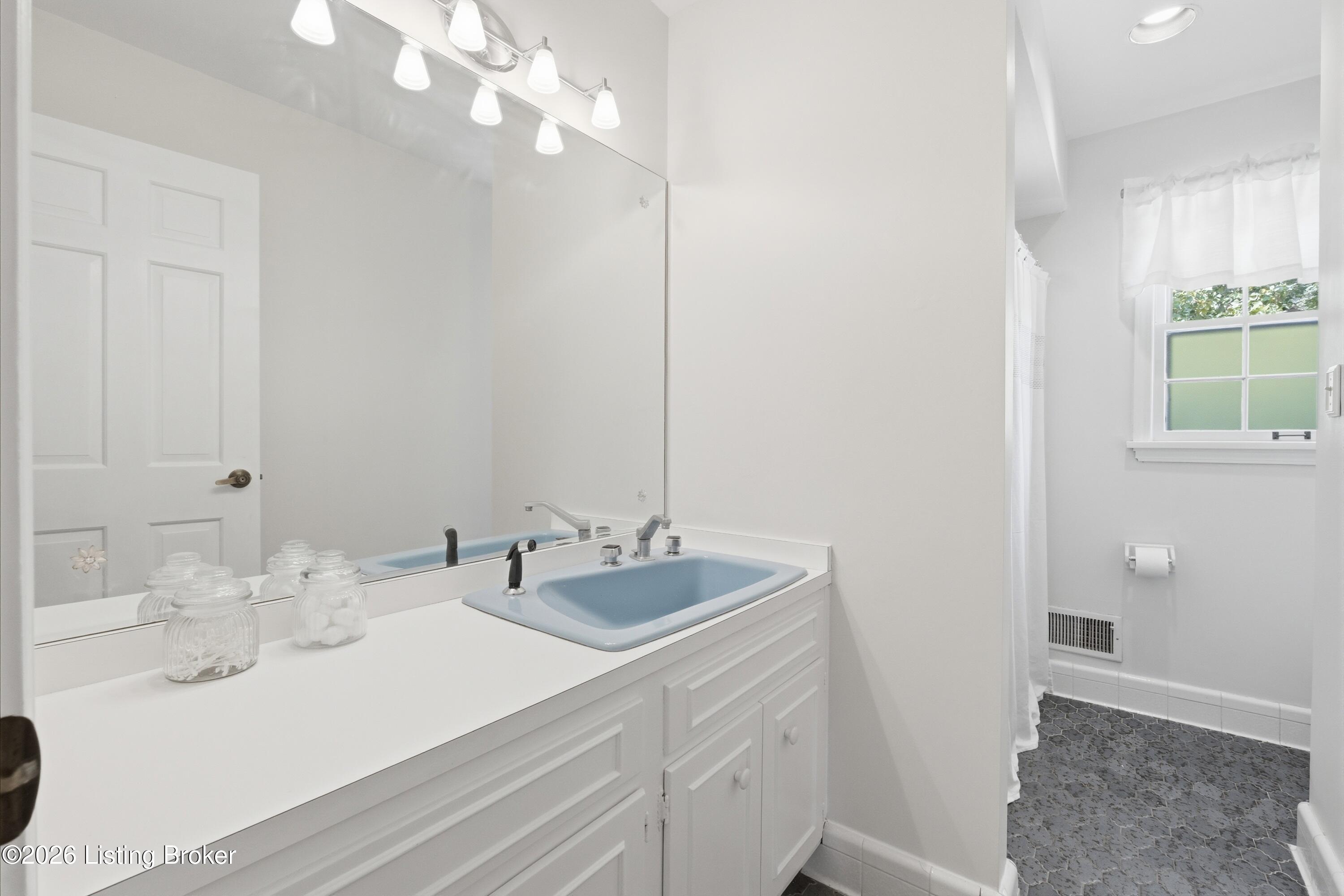 7230 Heatherly Square Property Photo 28