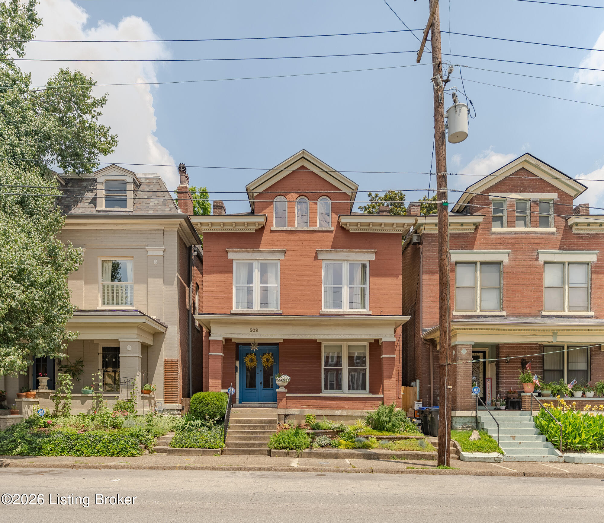 509 W Hill St Property Photo 1