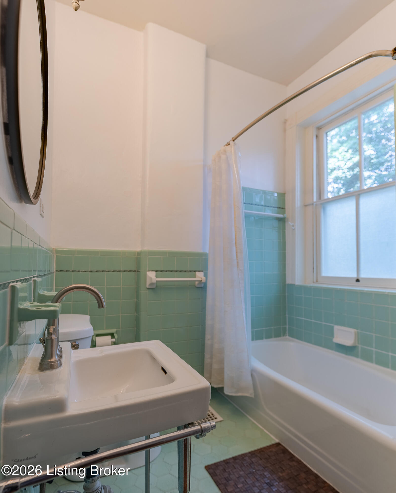 509 W Hill St Property Photo 21