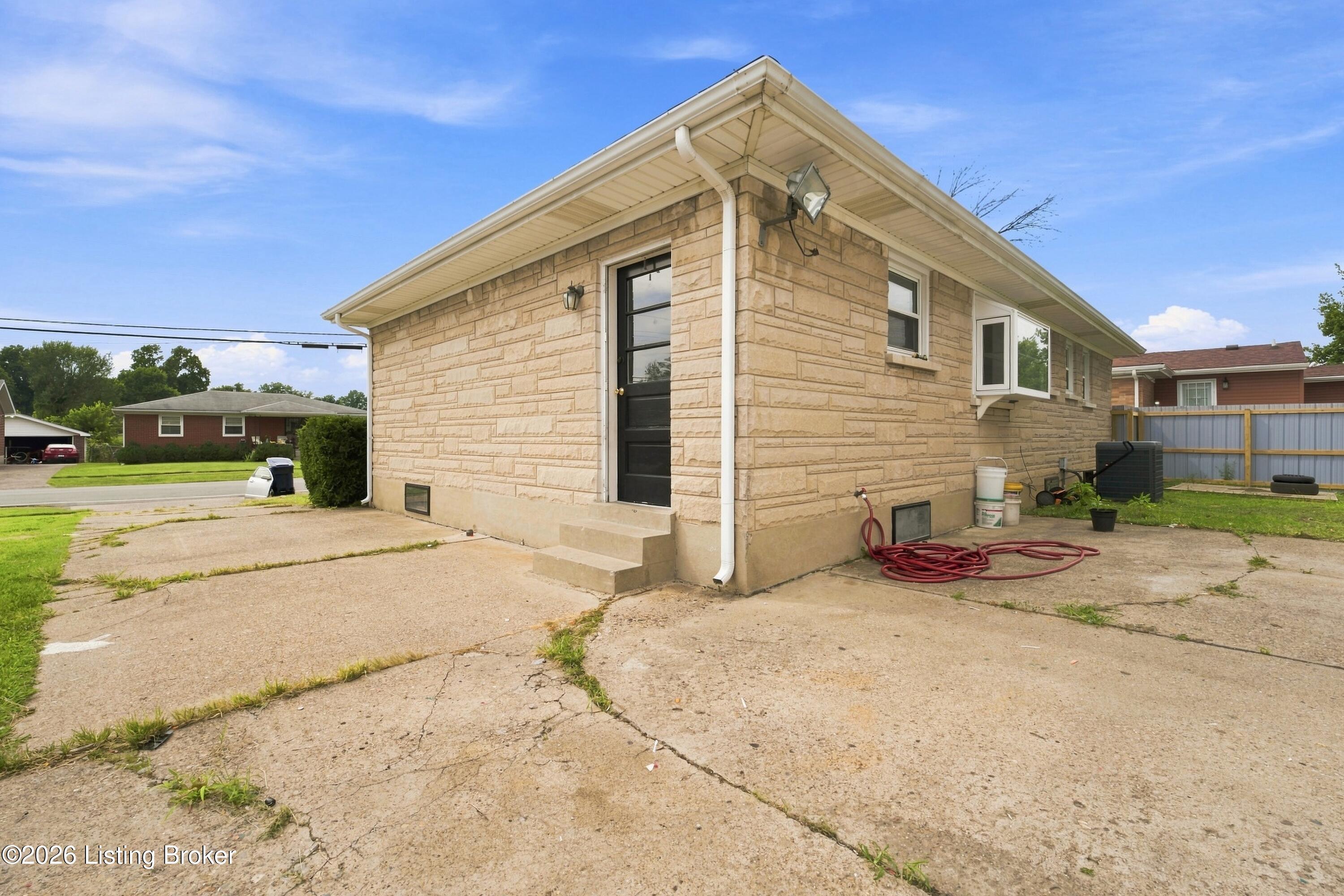3455 Heatherfield Dr Property Photo 7