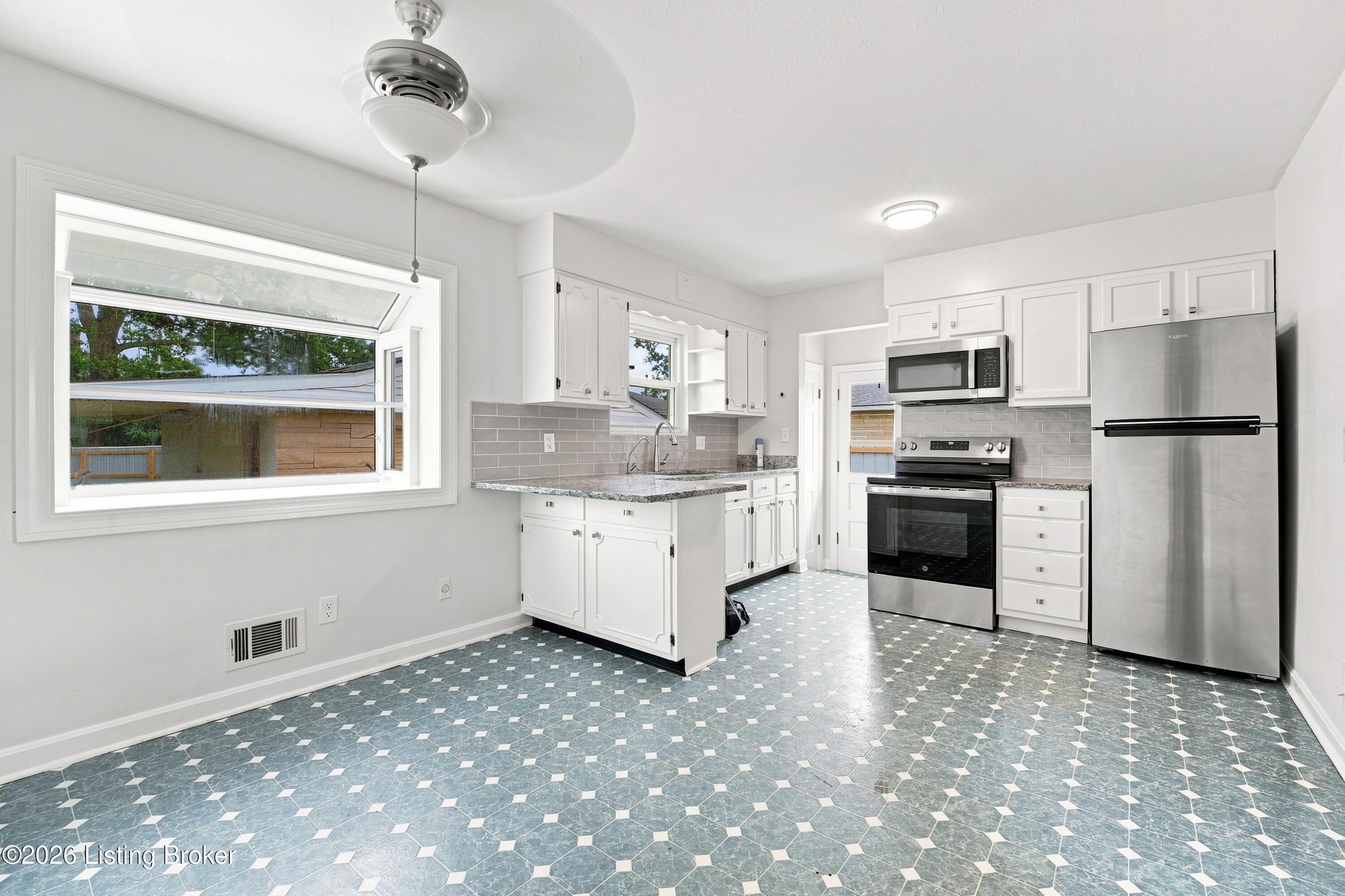 3455 Heatherfield Dr Property Photo 11
