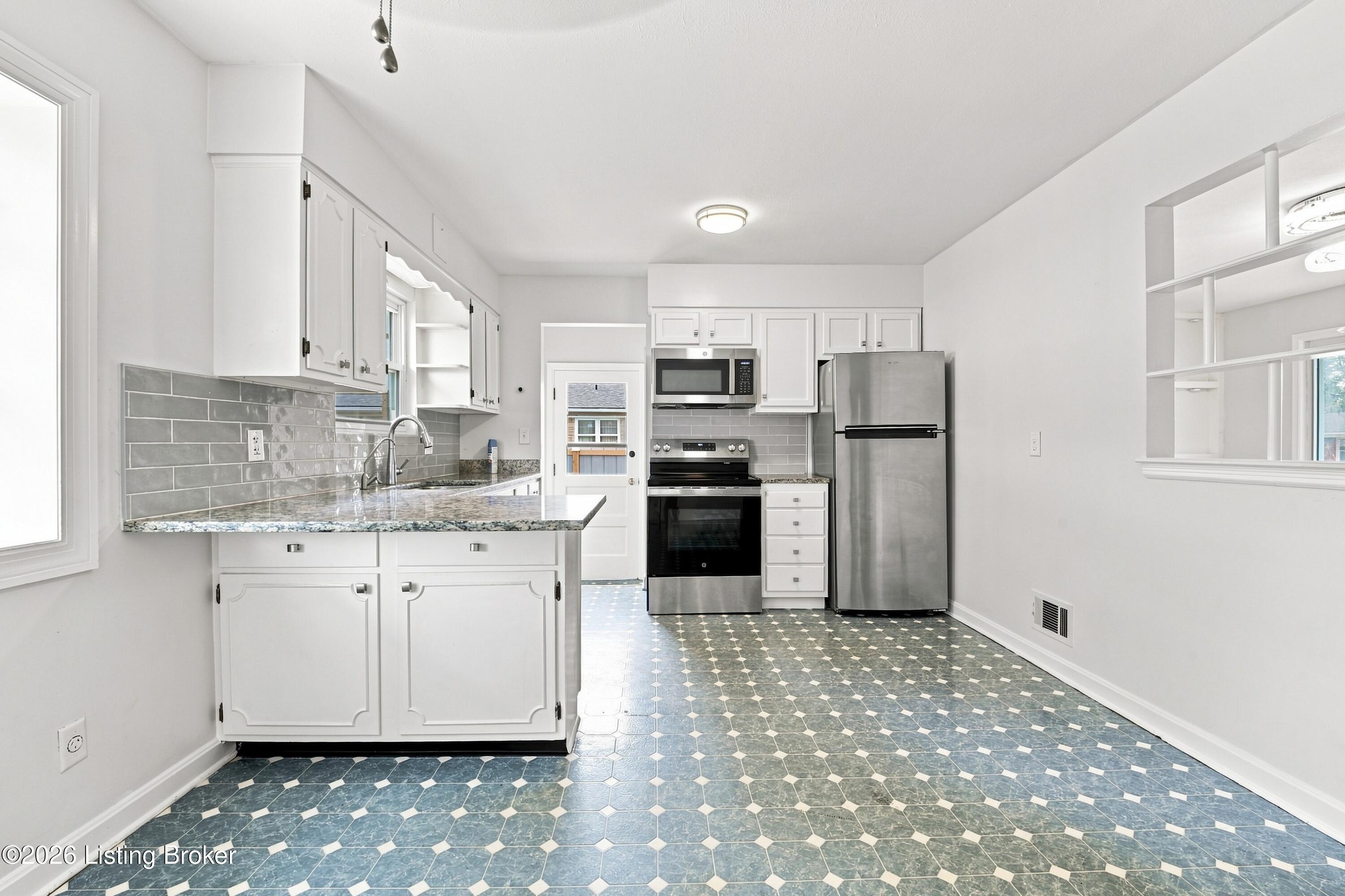 3455 Heatherfield Dr Property Photo 12