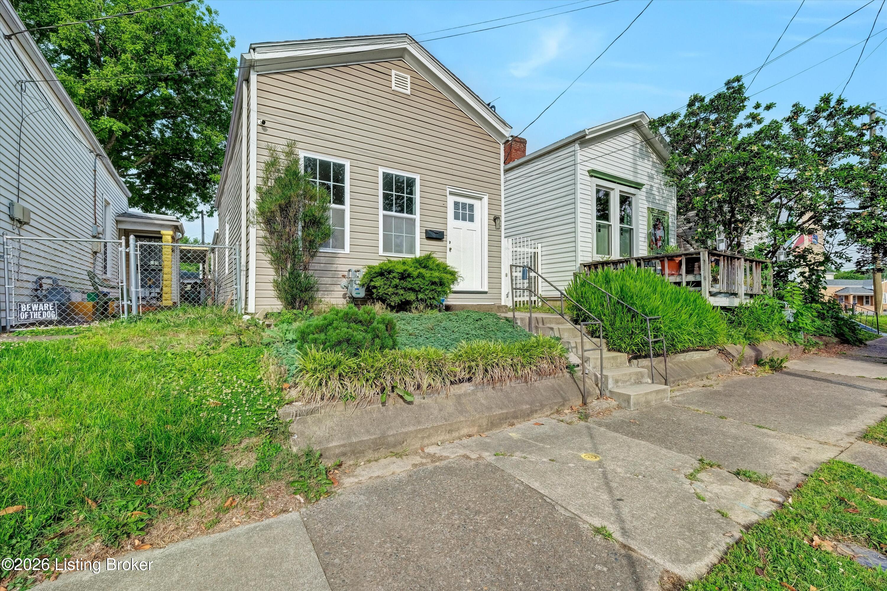 1108 Schiller Ave Property Photo 1