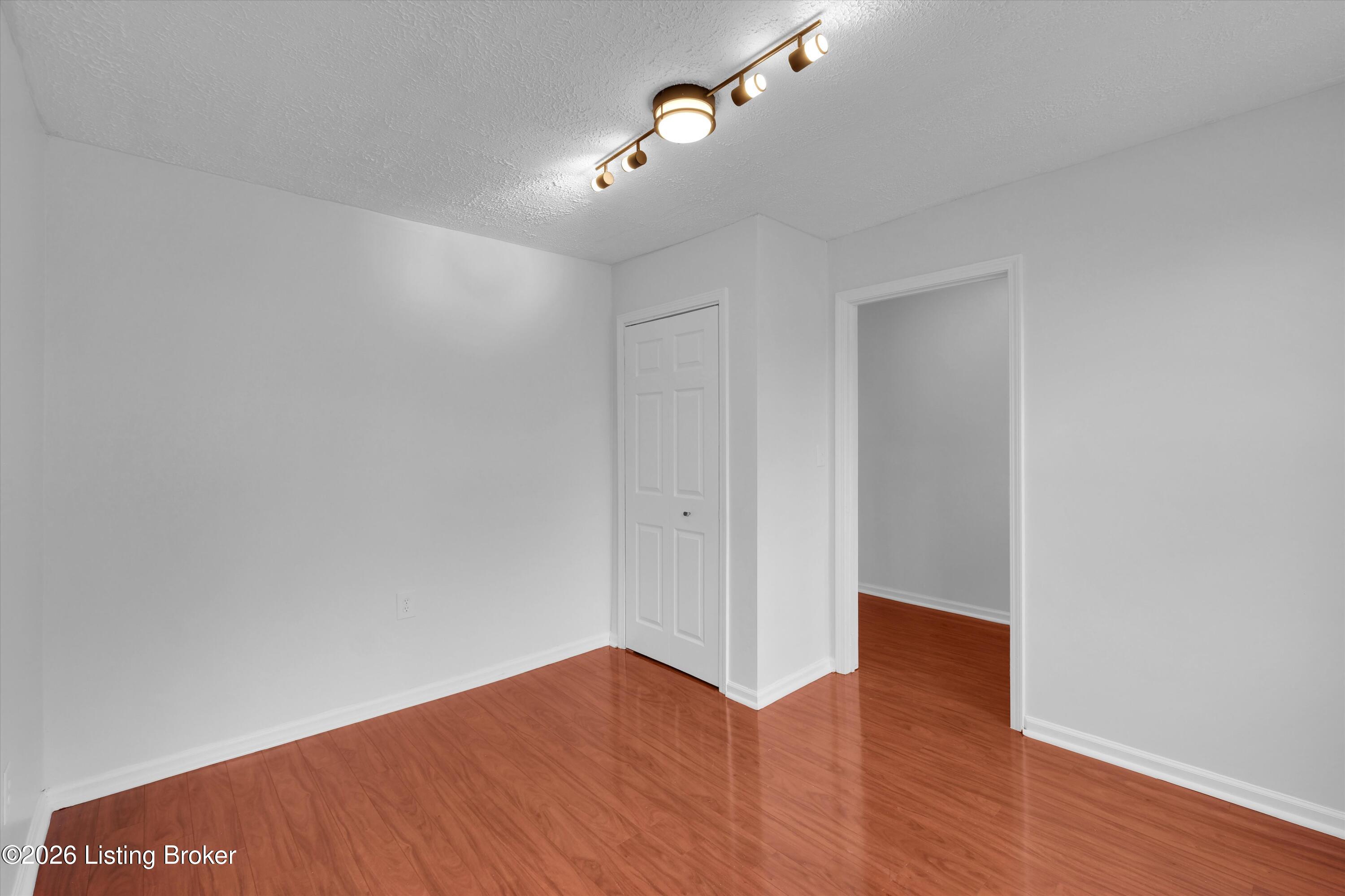 1108 Schiller Ave Property Photo 5