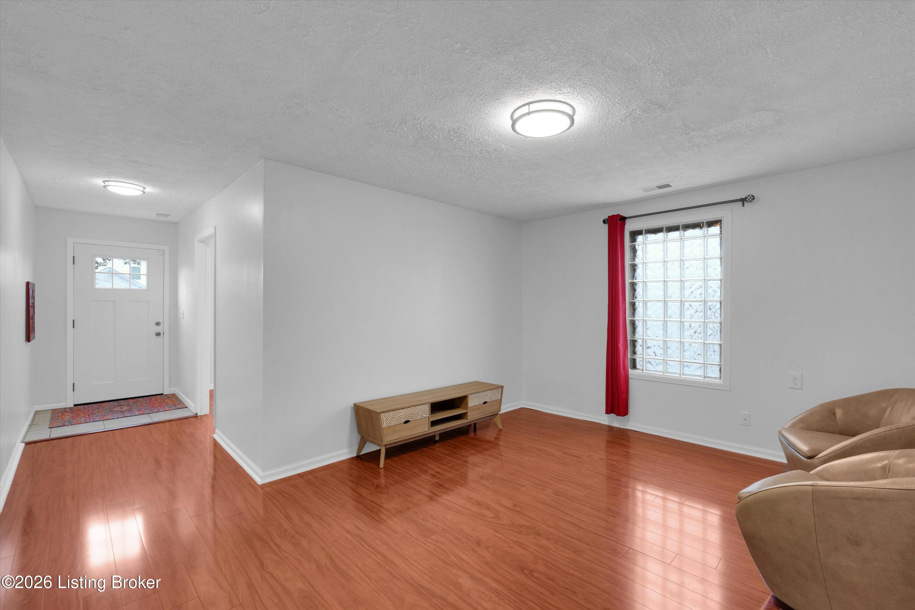 1108 Schiller Ave Property Photo 7