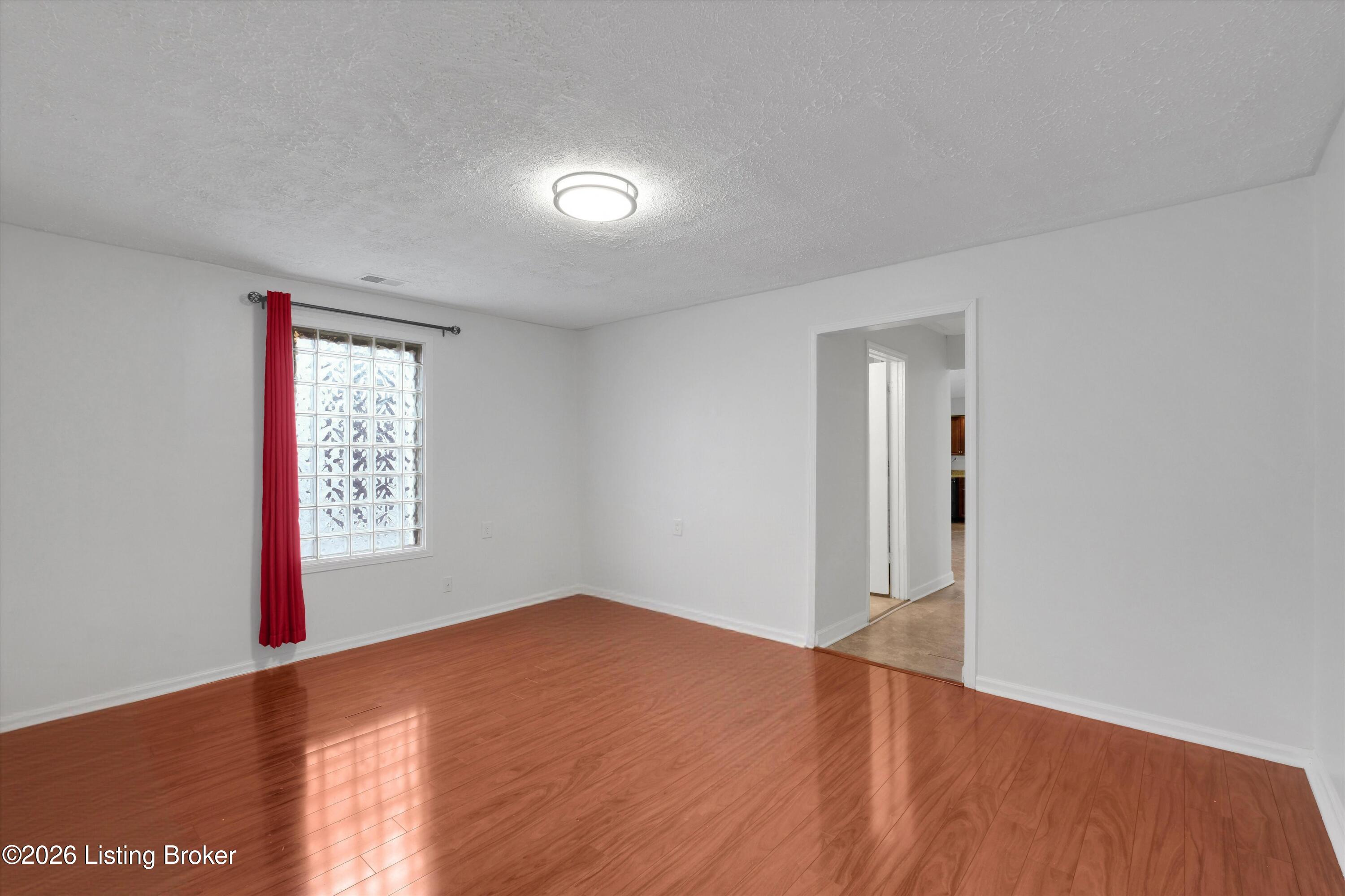 1108 Schiller Ave Property Photo 8