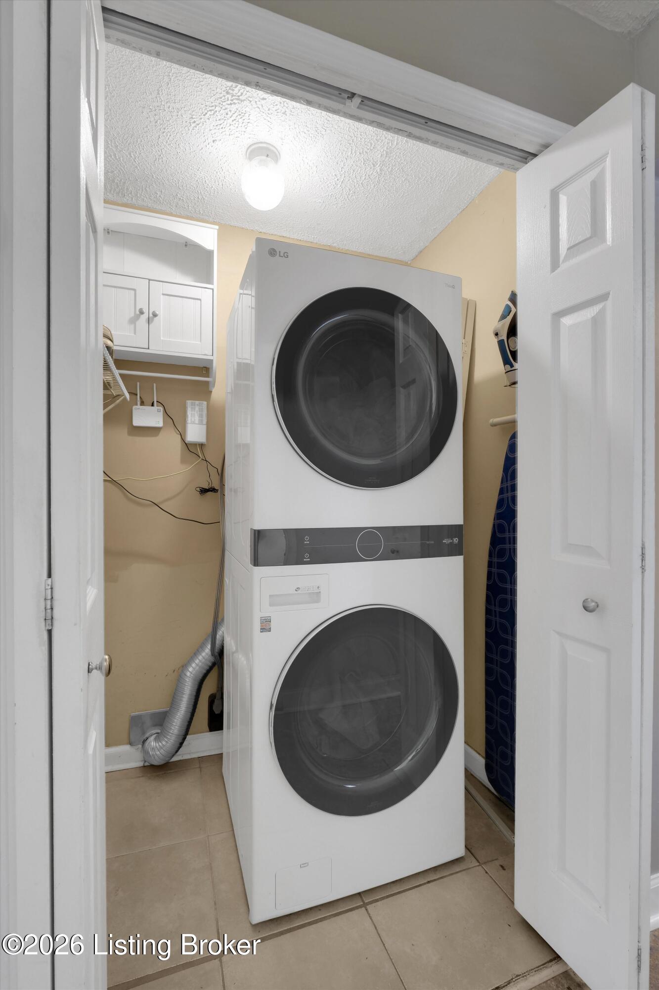 1108 Schiller Ave Property Photo 12