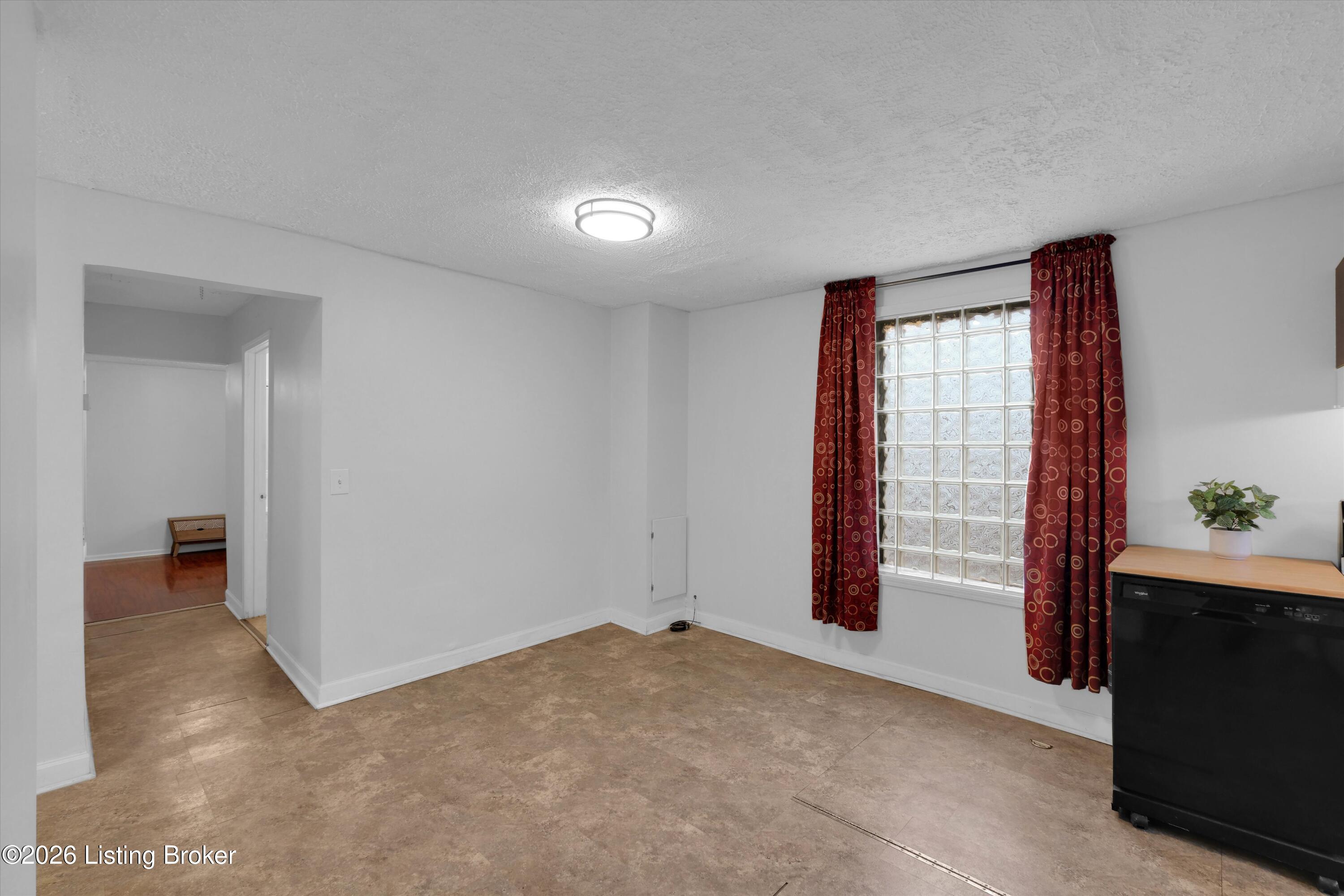 1108 Schiller Ave Property Photo 16