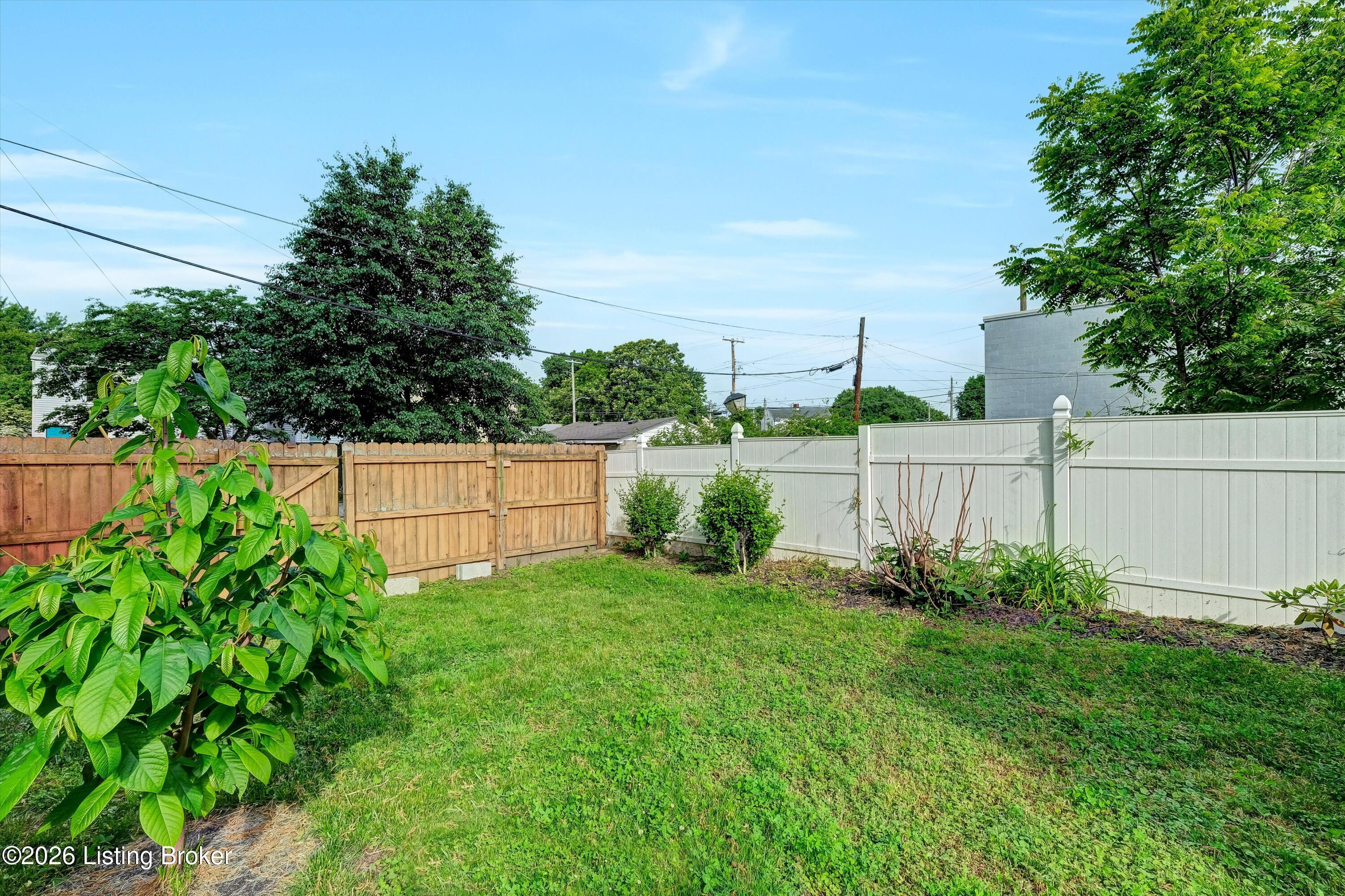 1108 Schiller Ave Property Photo 24
