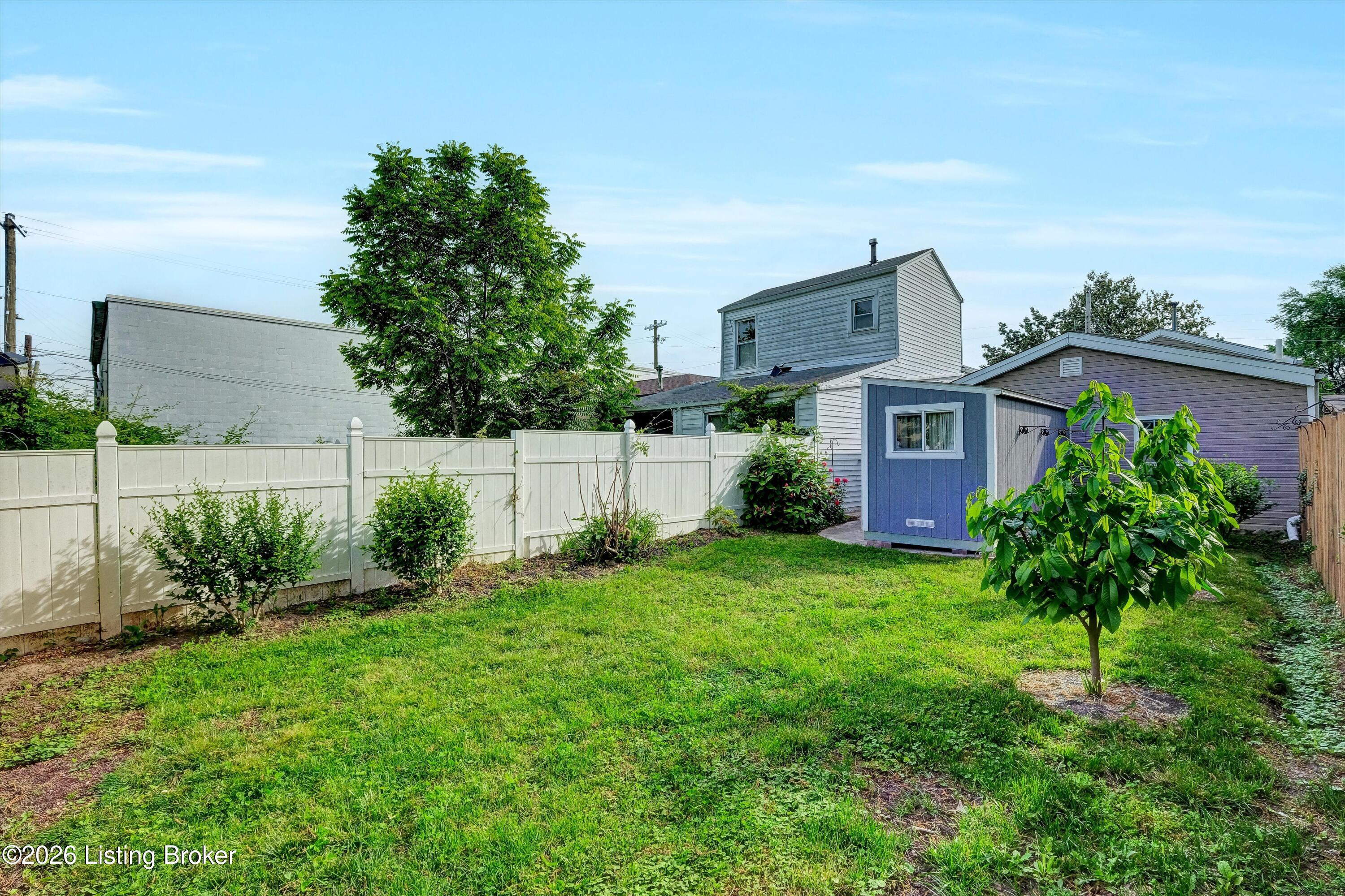 1108 Schiller Ave Property Photo 25