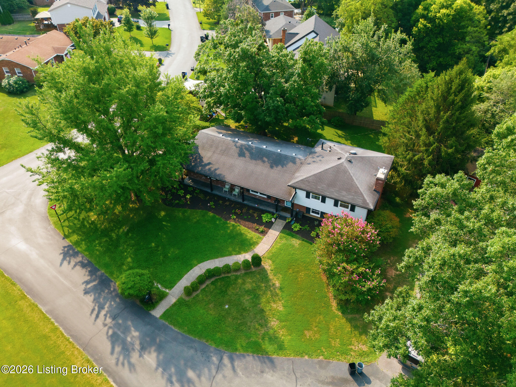 9604 Somerford Ct Property Photo 4