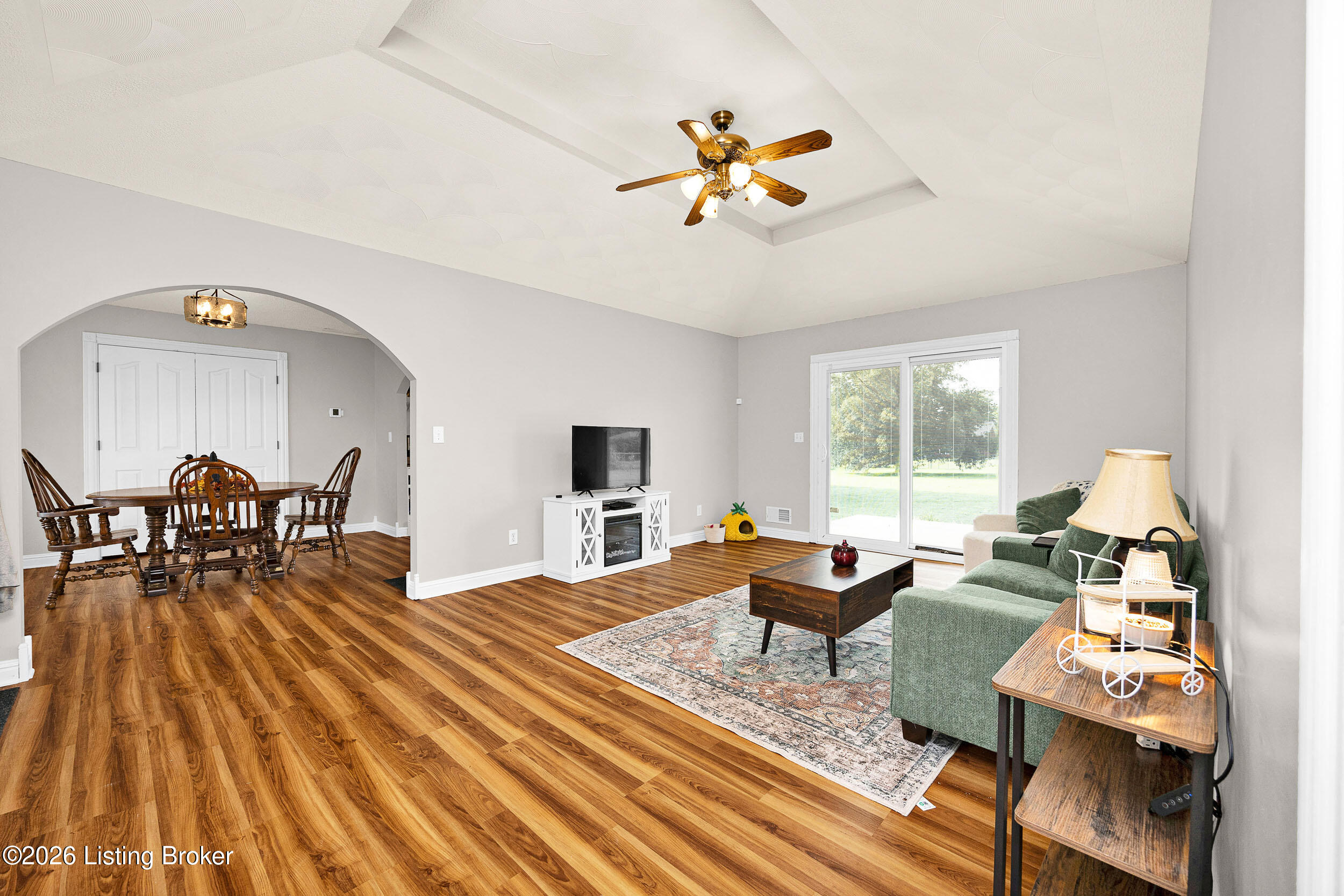 1007 Bryan Dr Property Photo 3
