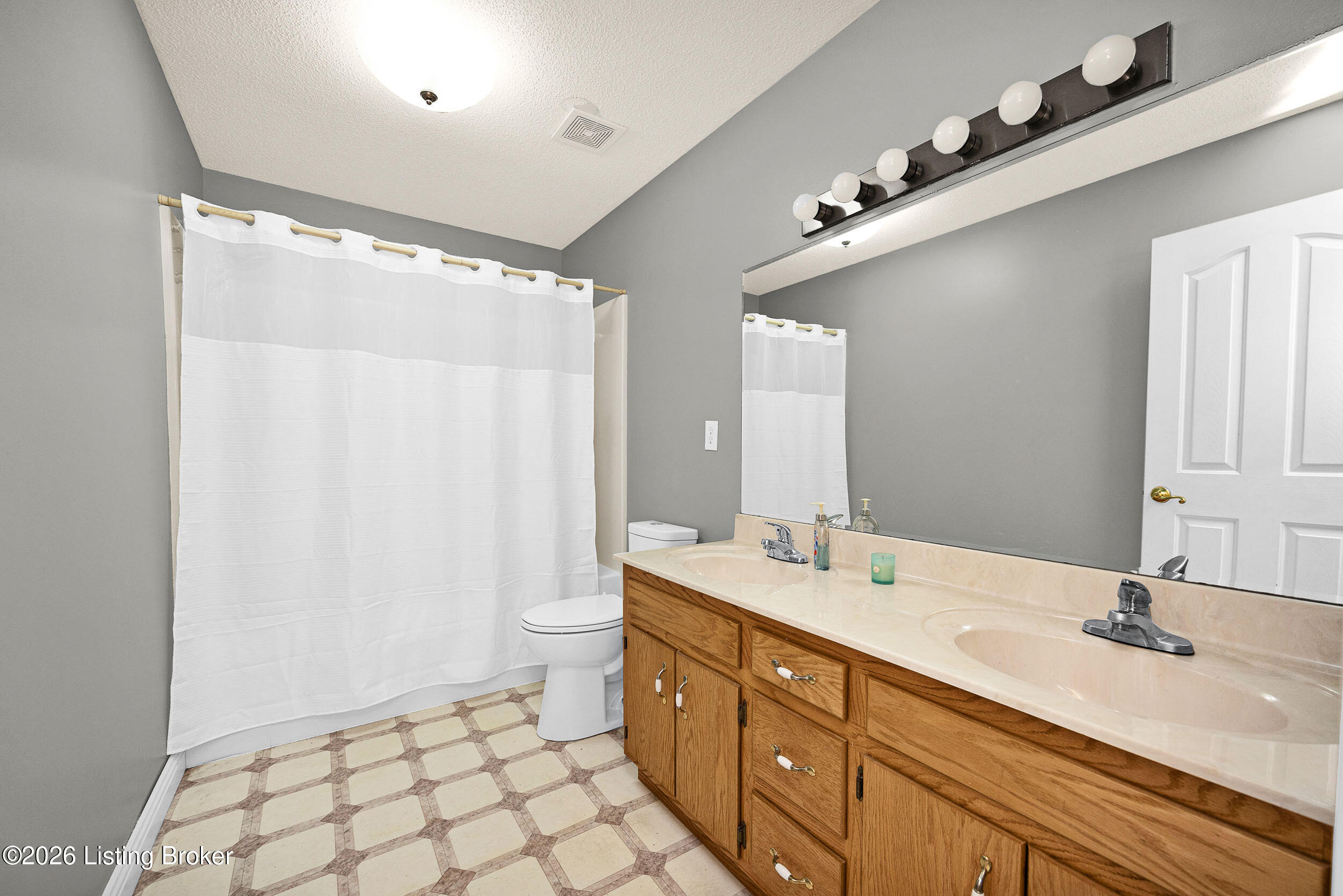 1007 Bryan Dr Property Photo 13