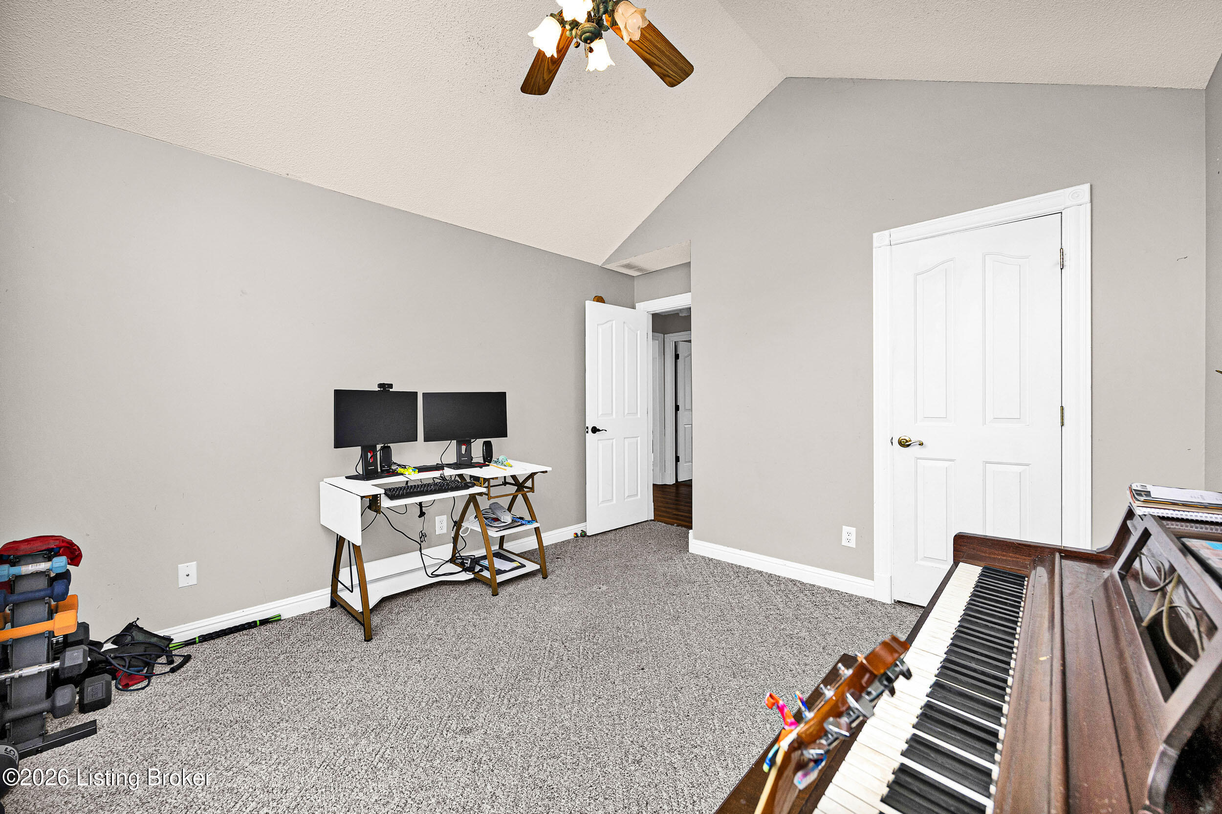 1007 Bryan Dr Property Photo 15