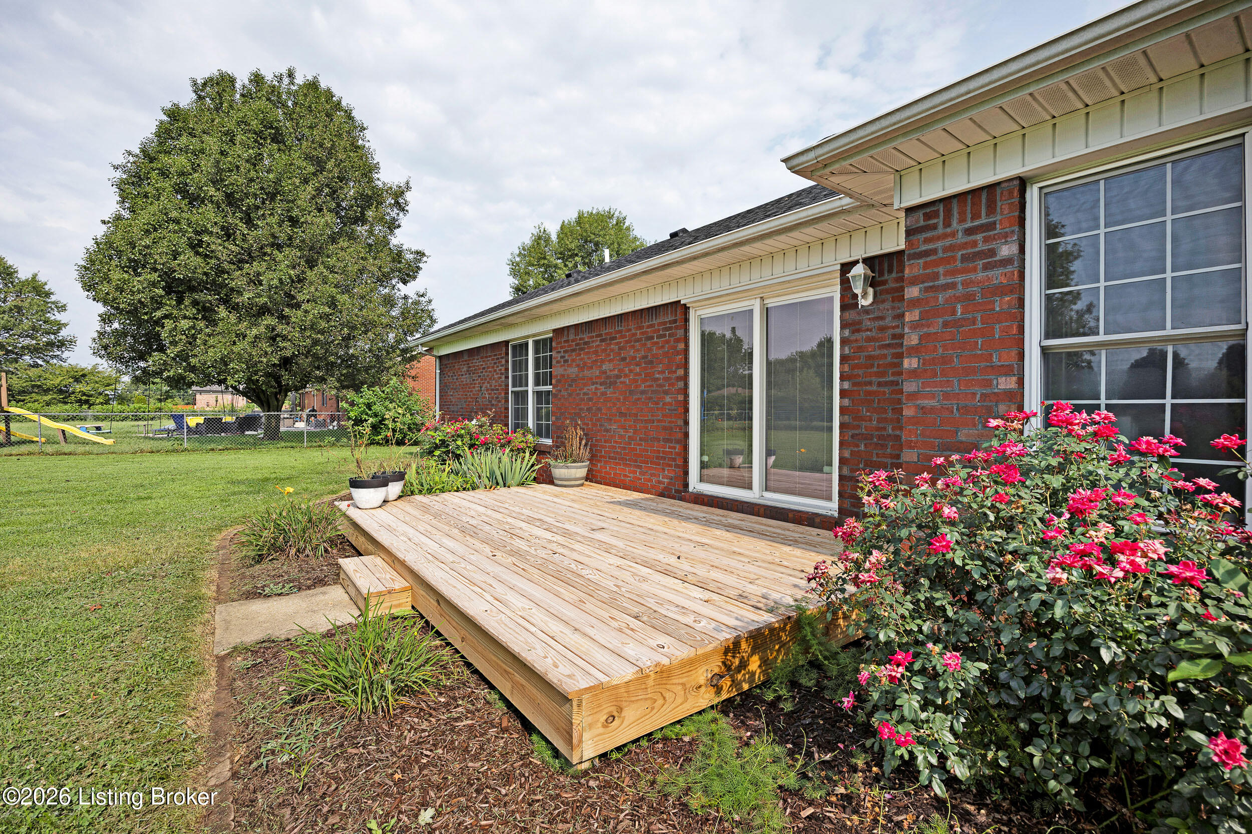 1007 Bryan Dr Property Photo 20