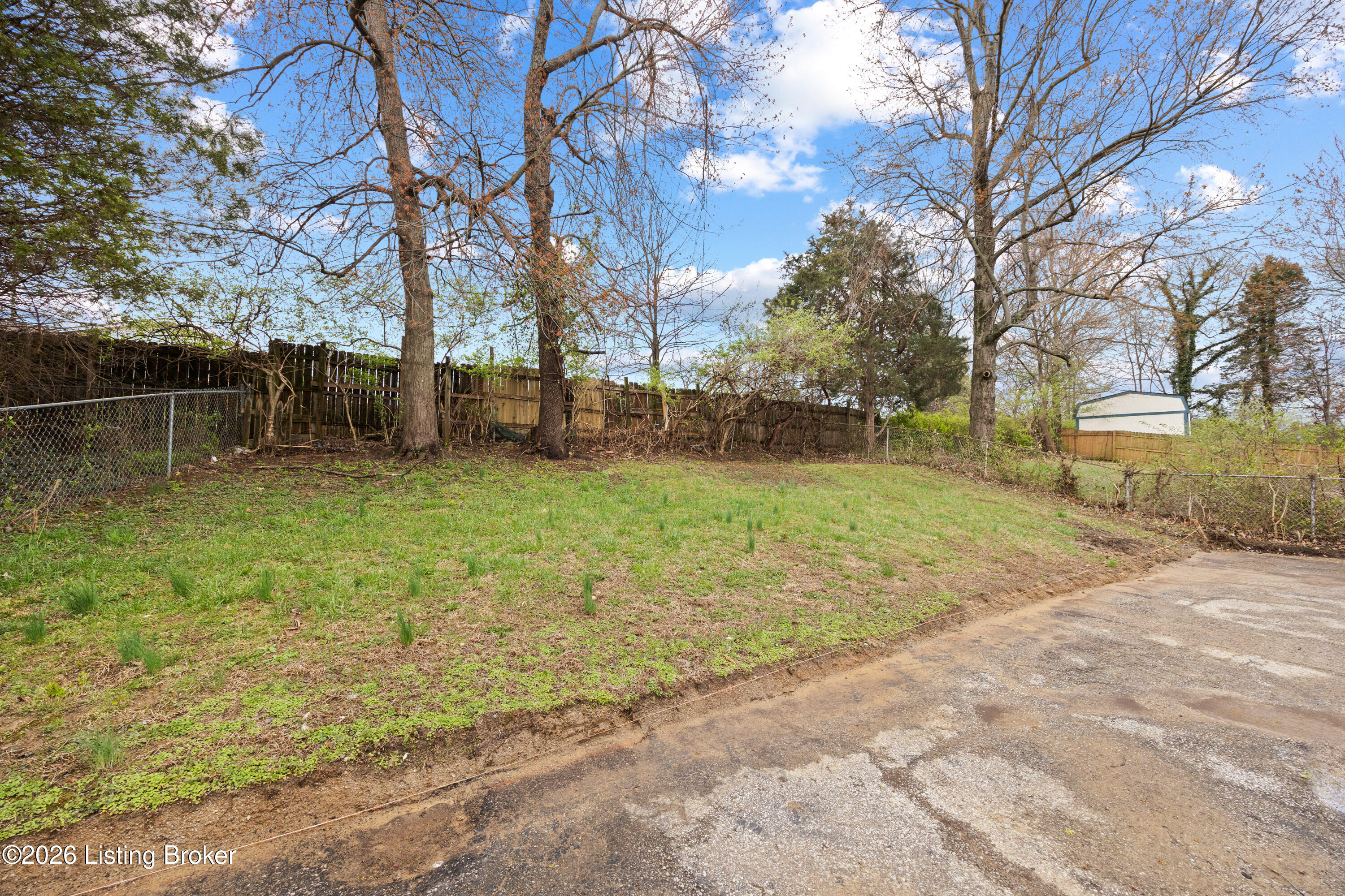 4915 Manslick Rd Property Photo 25