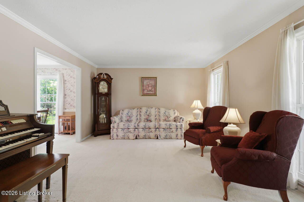 1006 Ambridge Dr Property Photo 3
