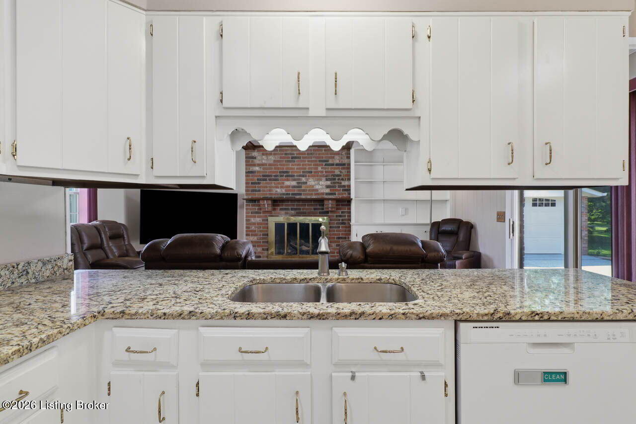 1006 Ambridge Dr Property Photo 12