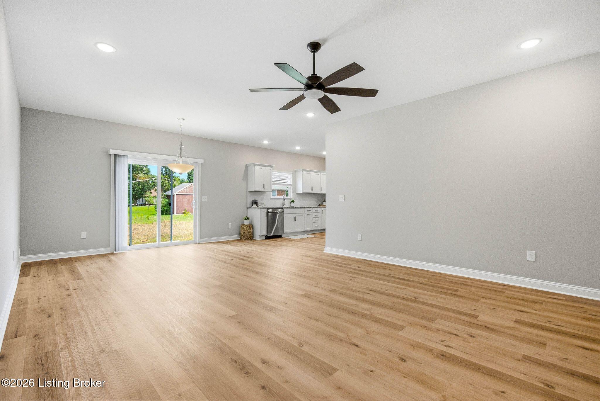 1715 Reel Dr Property Photo 4