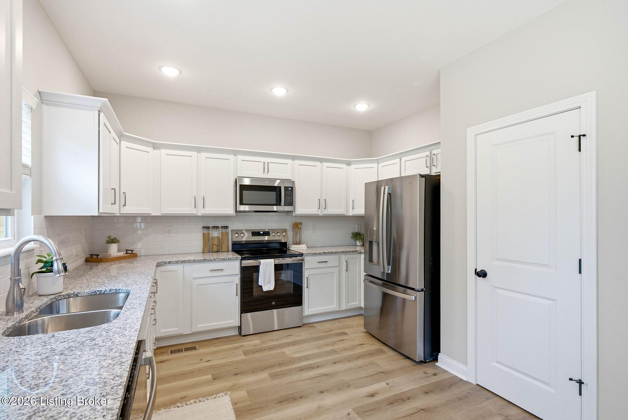 1715 Reel Dr Property Photo 8