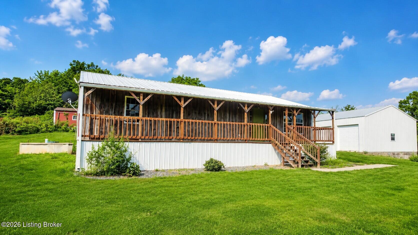 10290 N Highway 261 Property Photo 2