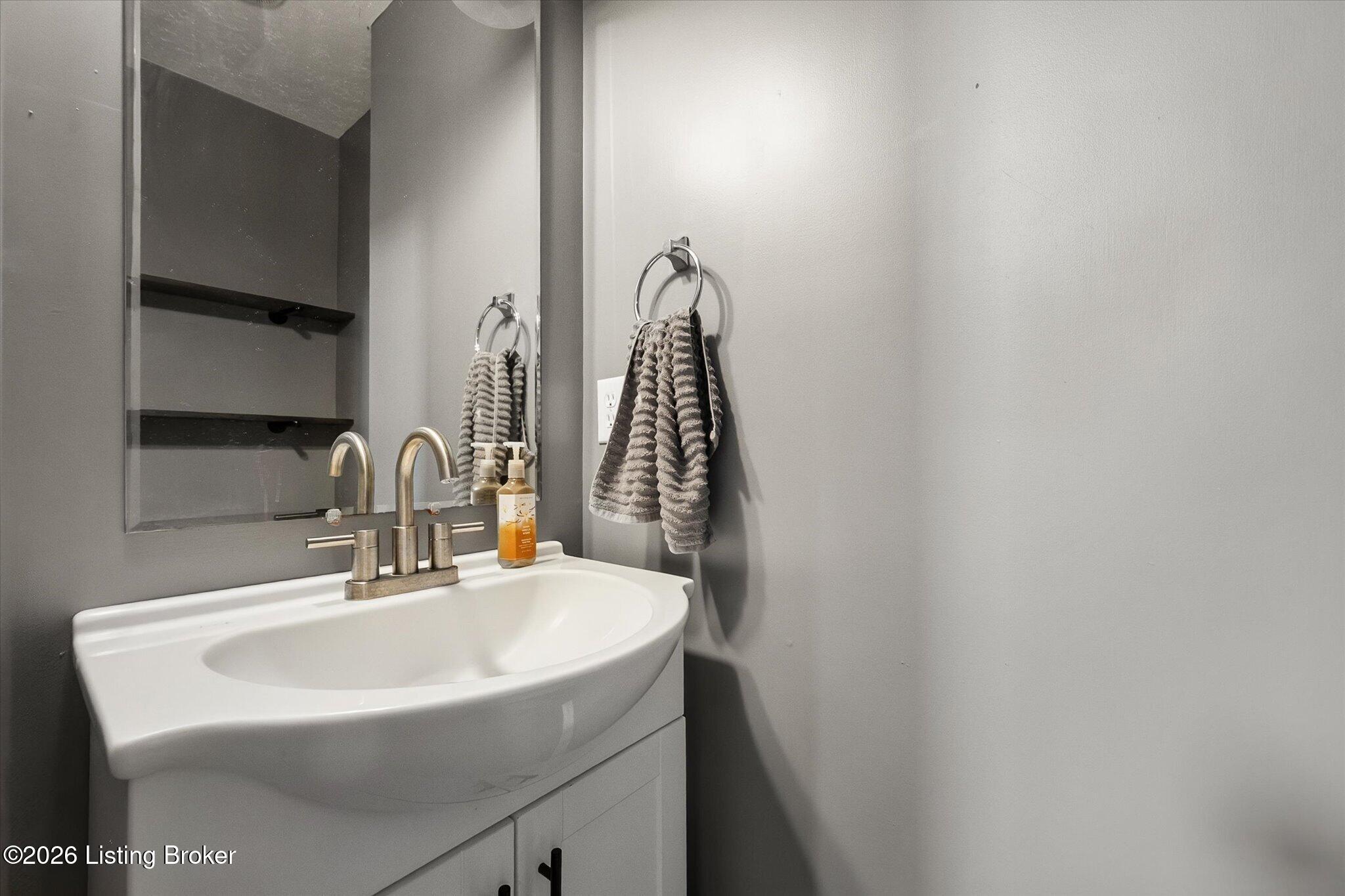 801 Hackney Ln Property Photo 11